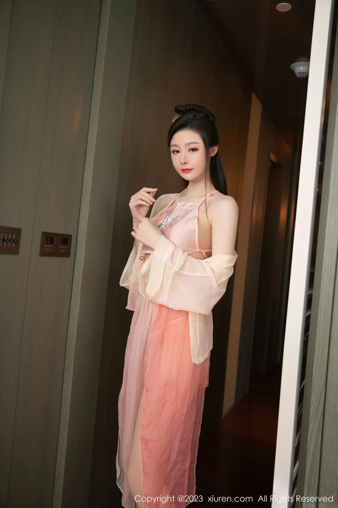 XiuRen 秀人 No.7075 是小逗逗 粉色古装性感写真 [80P]插图2