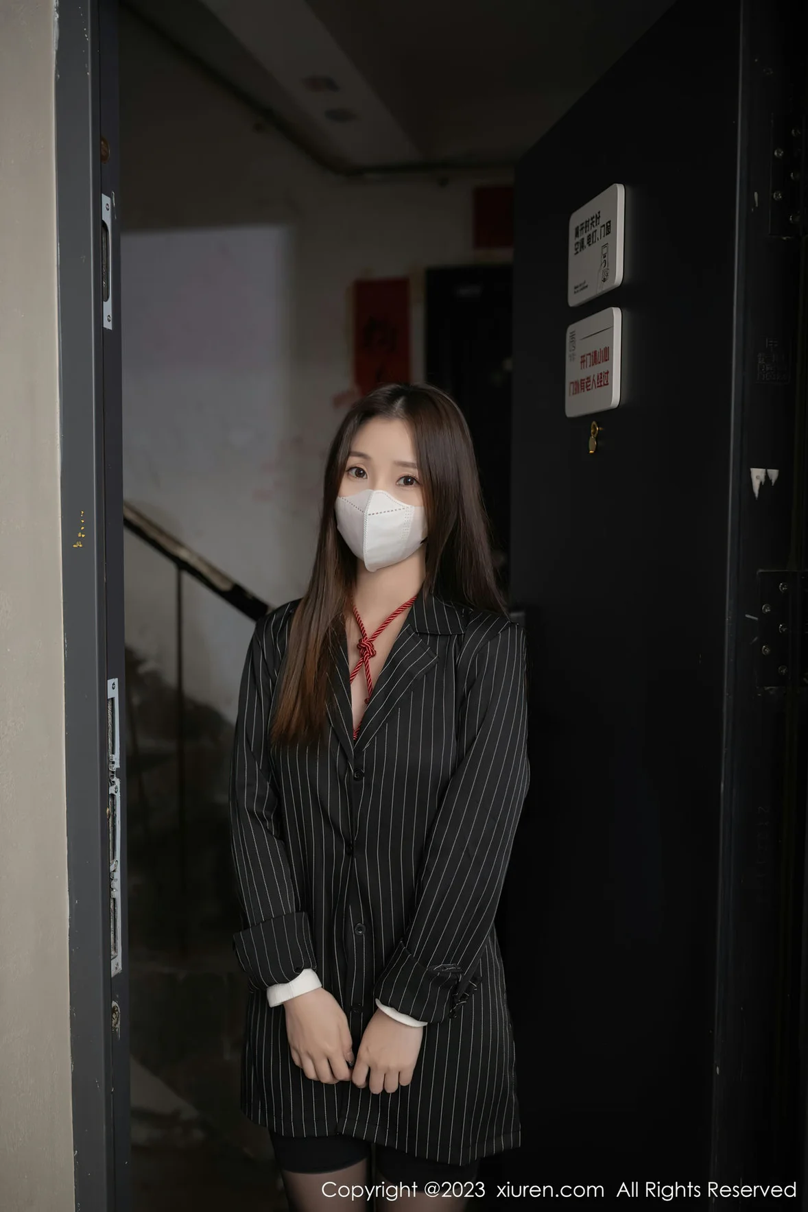 XiuRen 秀人 No.7141 杏子Yada 高开叉服饰性感写真 [76P]插图