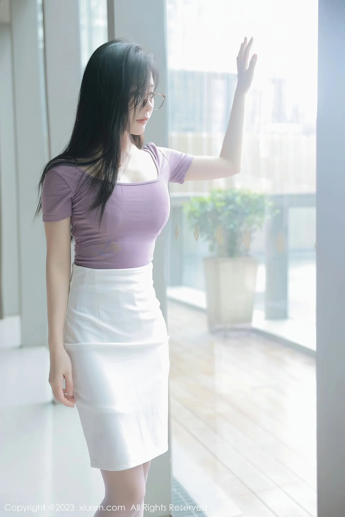 XiuRen 秀人 No.6865 尹甜甜 淡红色蕾丝内衣泰国旅拍 [86P]插图1