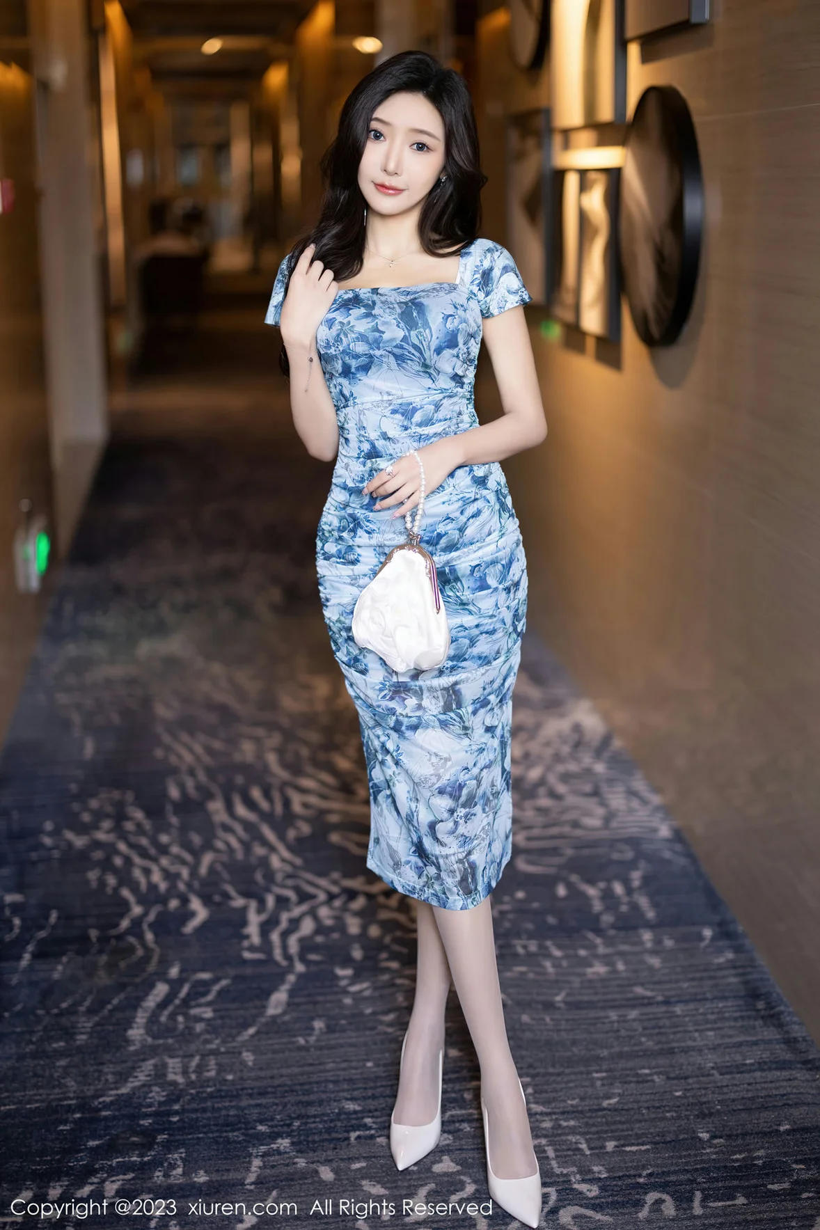 XiuRen 秀人 No.6812 王馨瑶yanni 花色连衣裙性感写真 [86P]插图2