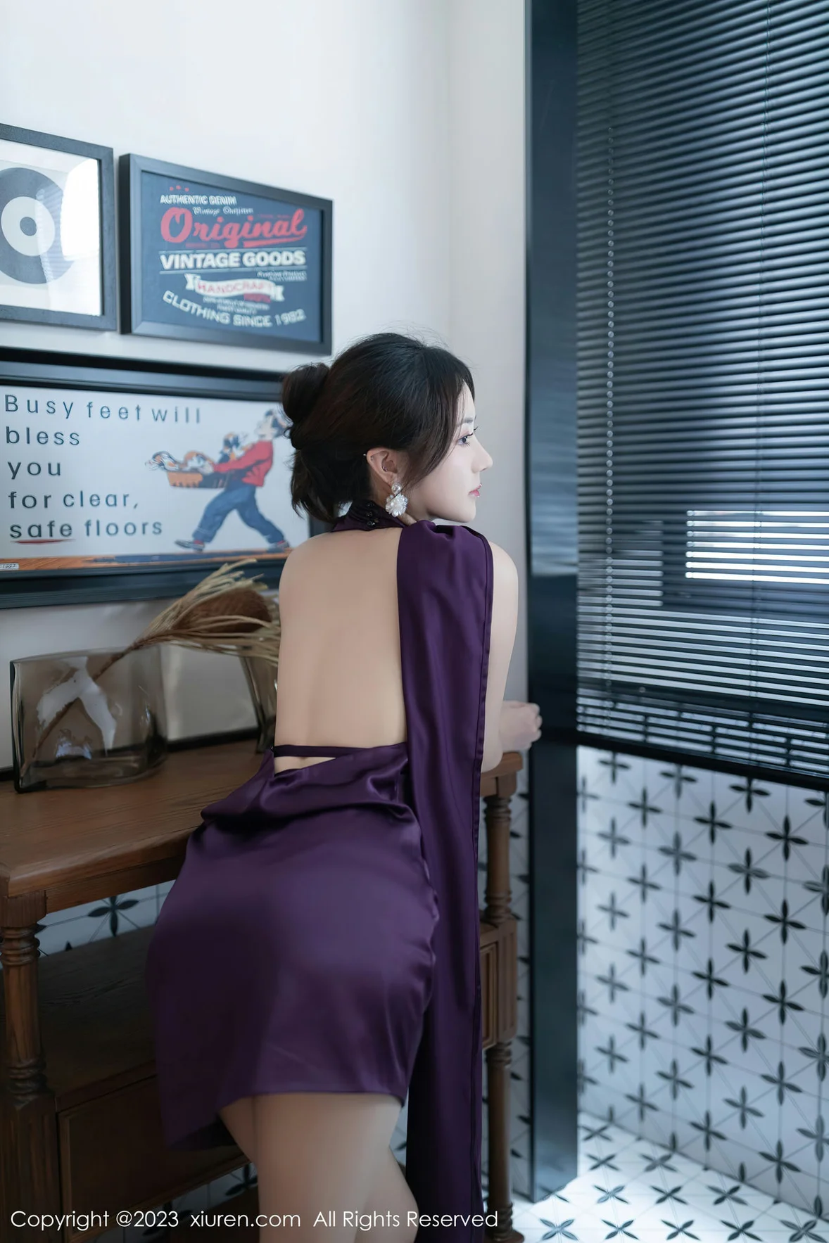 XiuRen 秀人 No.7324 鱼子酱Fish 连衣短裙性感写真 [82P]插图1