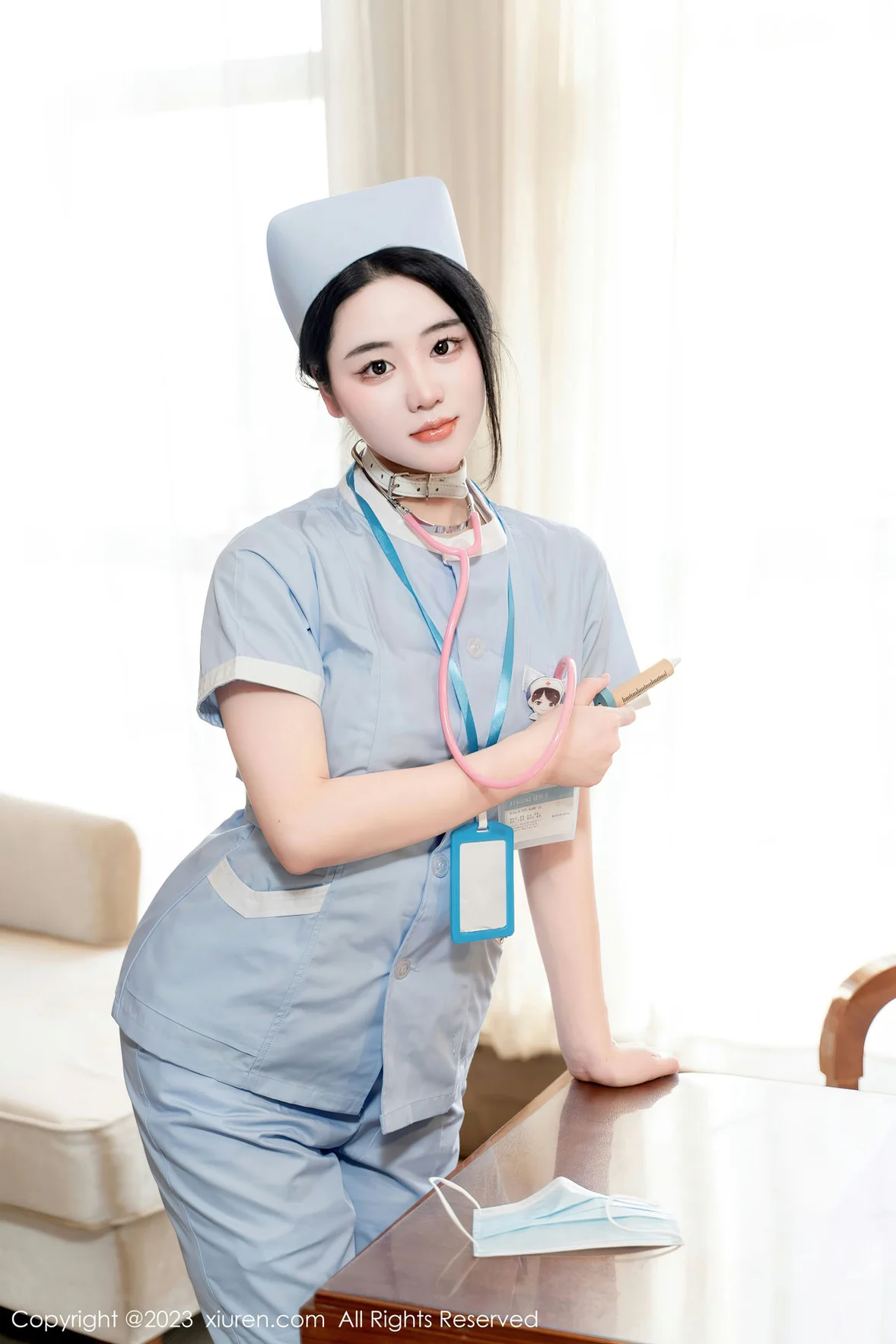 XiuRen 秀人 No.6868 汐汐爱吃草莓 护士身体柔韧软妹子 [63P]插图7