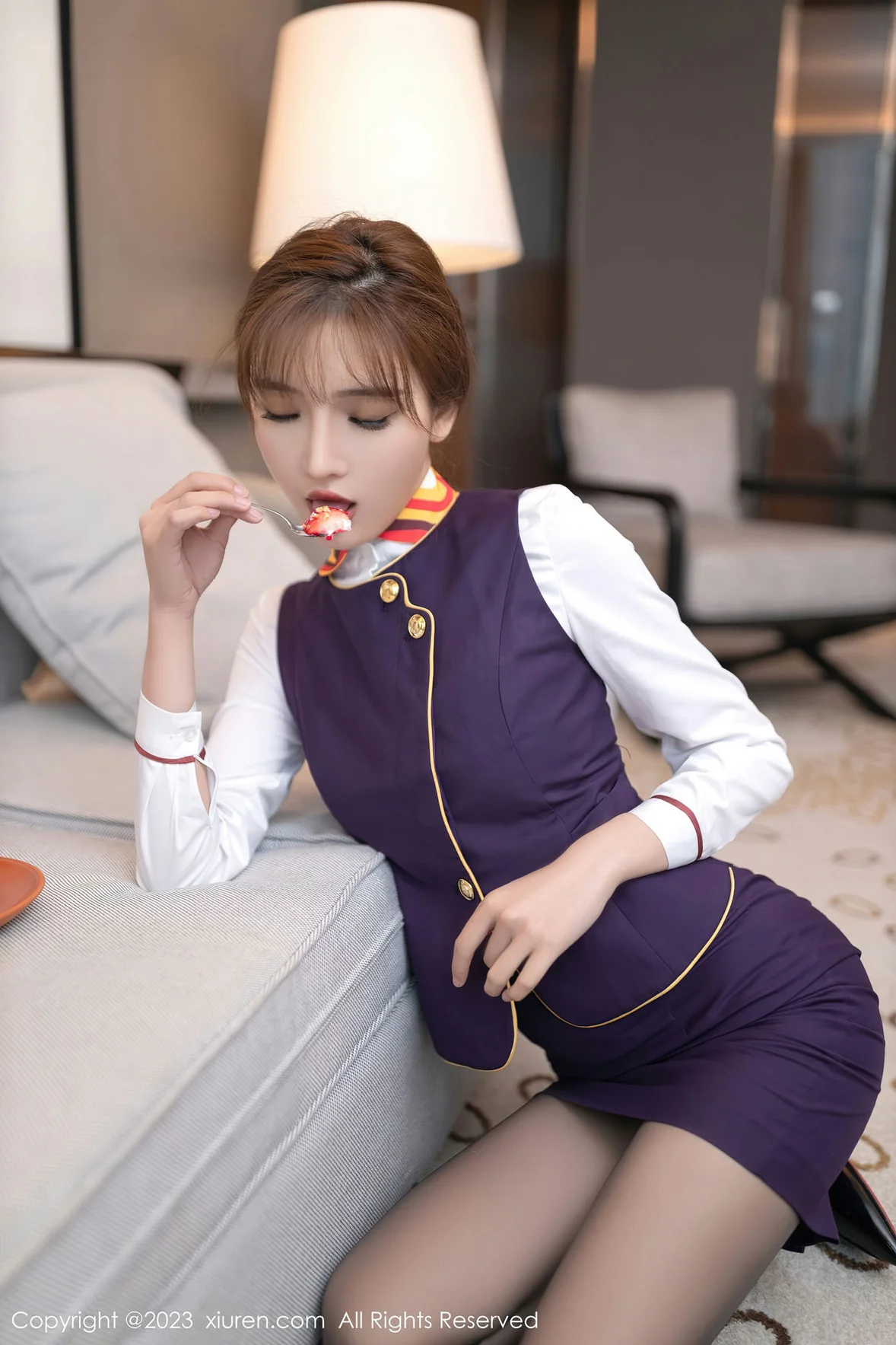 XiuRen 秀人 No.7248 陆萱萱 紫色空姐泰国旅拍 [80P]插图1