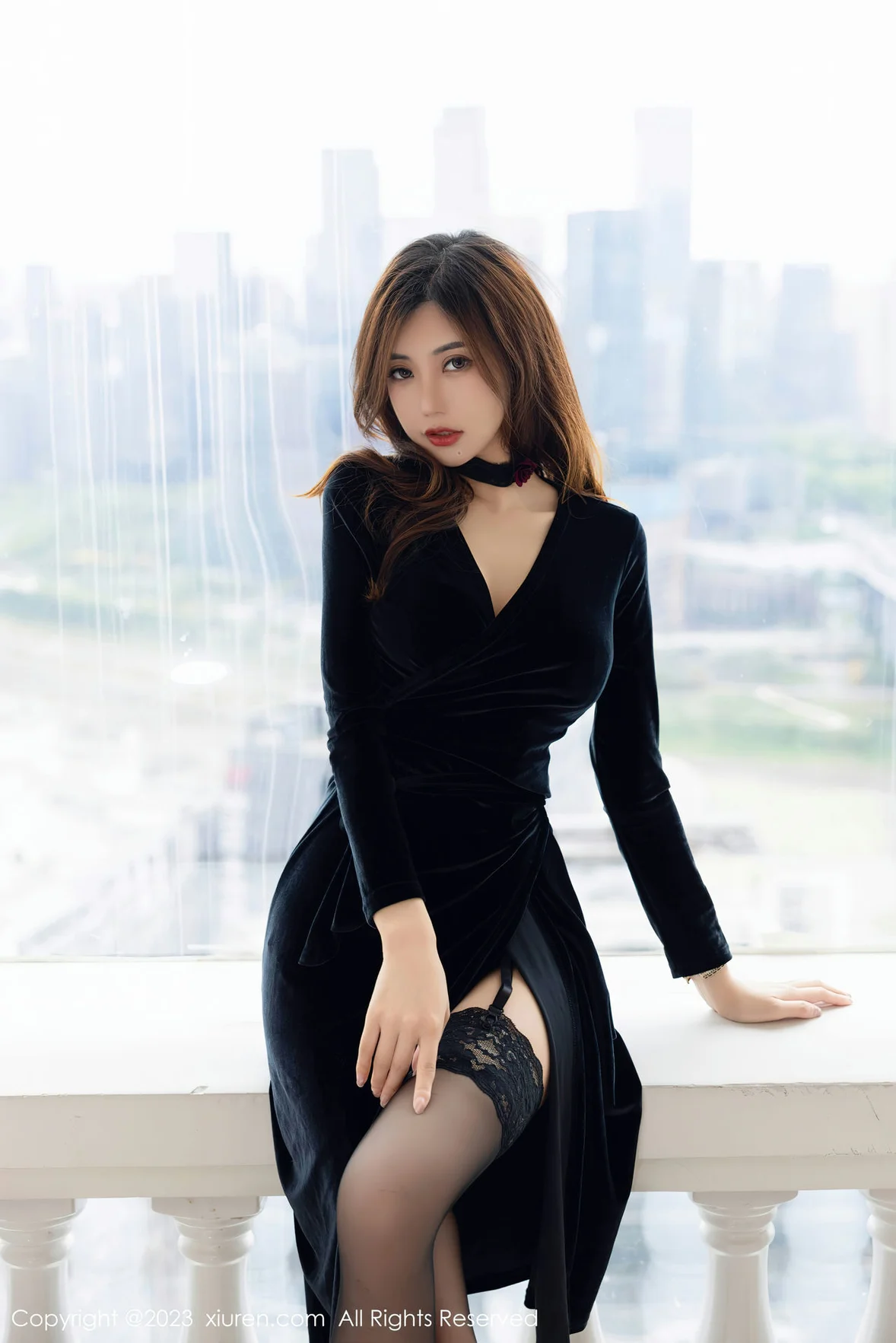 XiuRen 秀人 No.7005 绮里嘉ula 黑色长裙性感写真 [89P]插图1