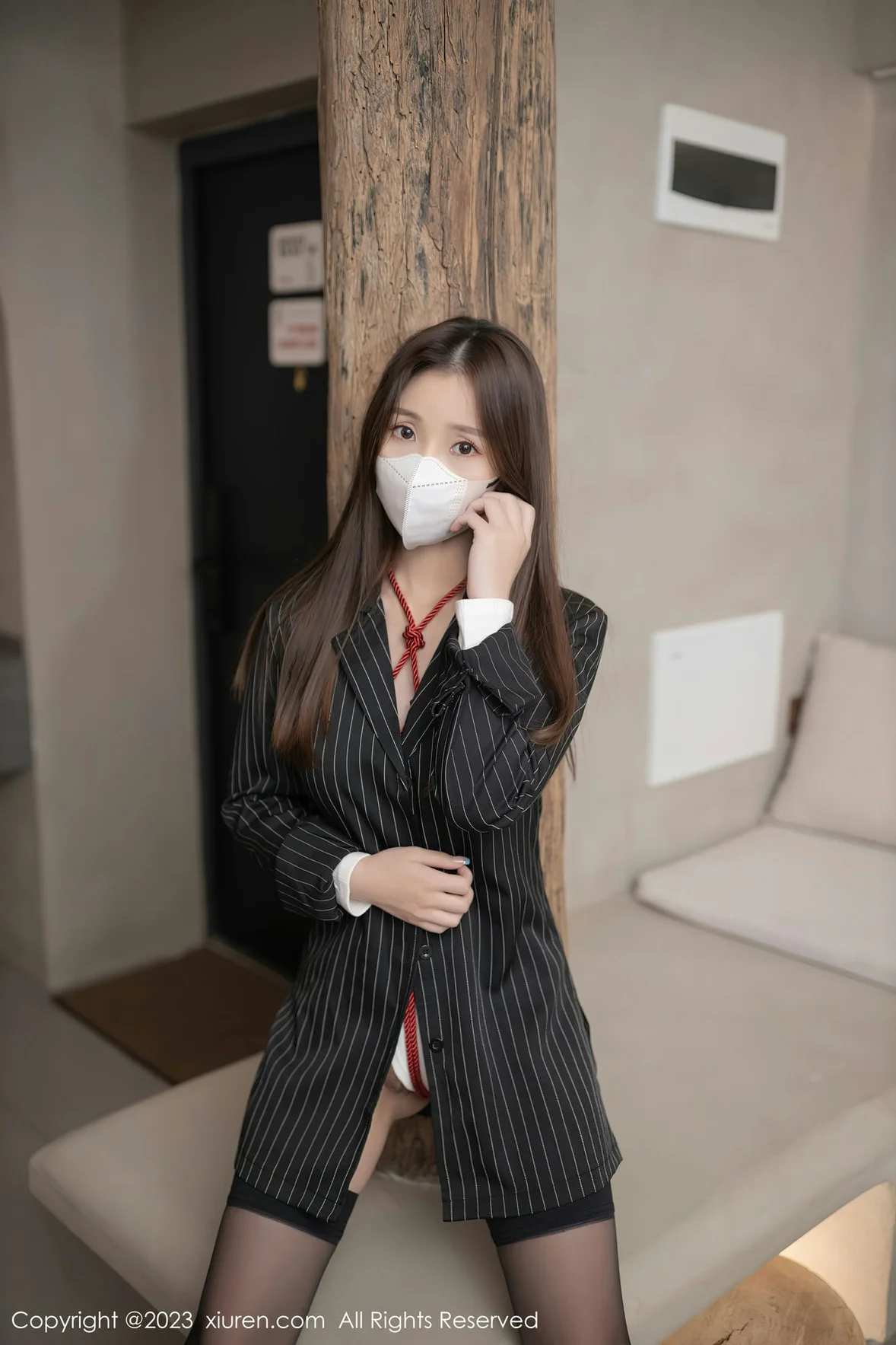 XiuRen 秀人 No.7141 杏子Yada 高开叉服饰性感写真 [76P]插图2