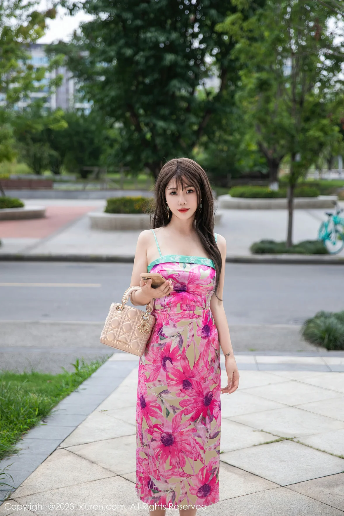 XiuRen 秀人 No.7065 严利娅Yuliya 网红情人裙性感写真 [76P]插图4