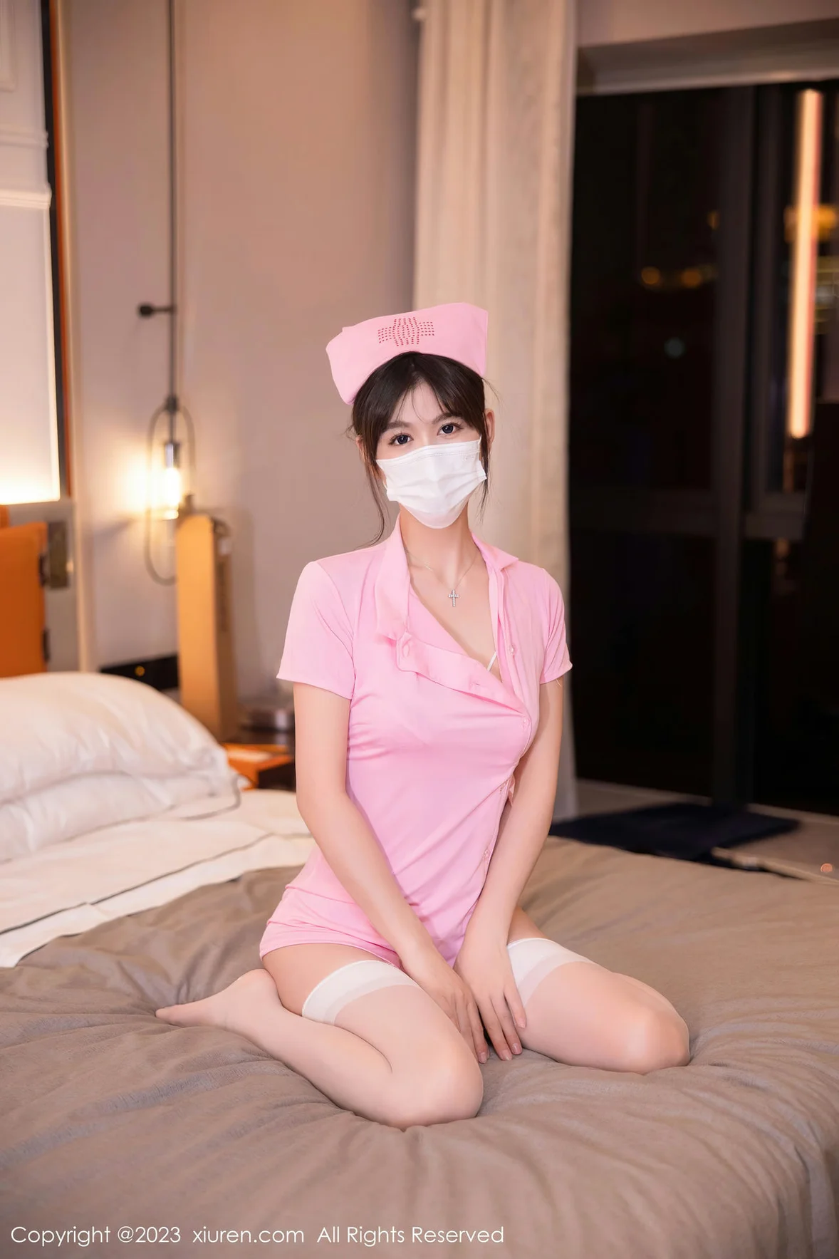 XiuRen 秀人 No.6910 李雅柔182CM 情趣护士服性感写真 [61P]插图2