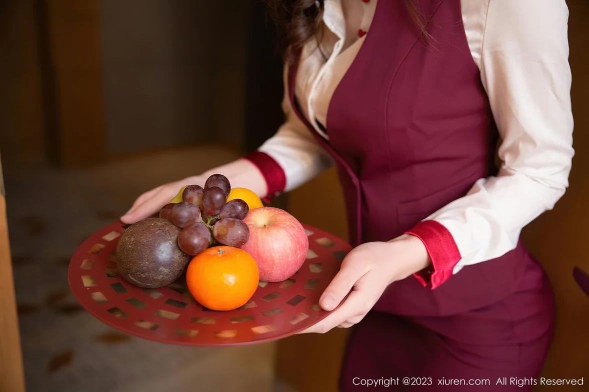 XiuRen 秀人 No.7255 是小逗逗 制服诱惑性感写真 [81P]插图