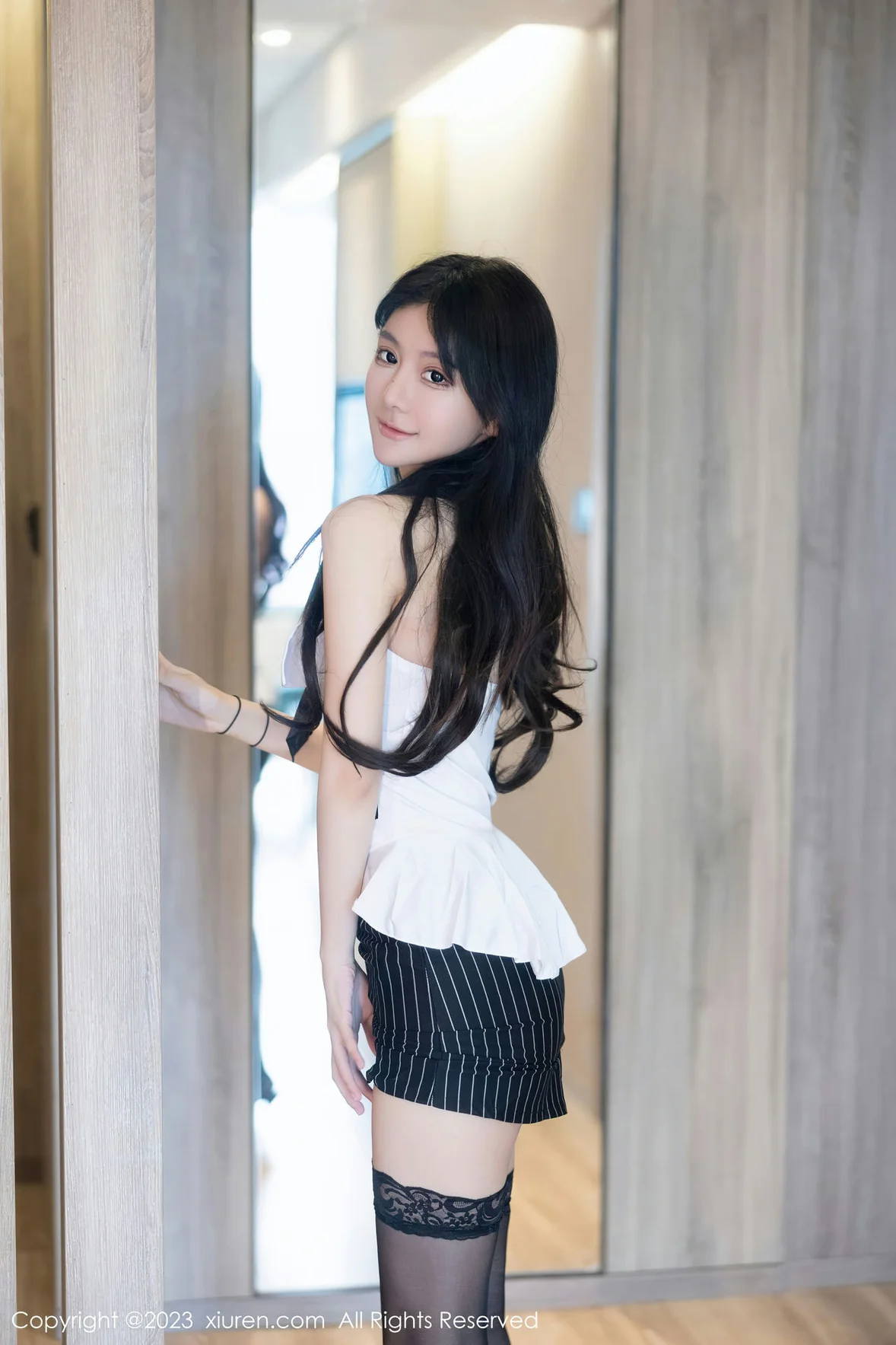 XiuRen 秀人 No.7047 幼幼 办公室ol翘臀黑丝 [82P]插图