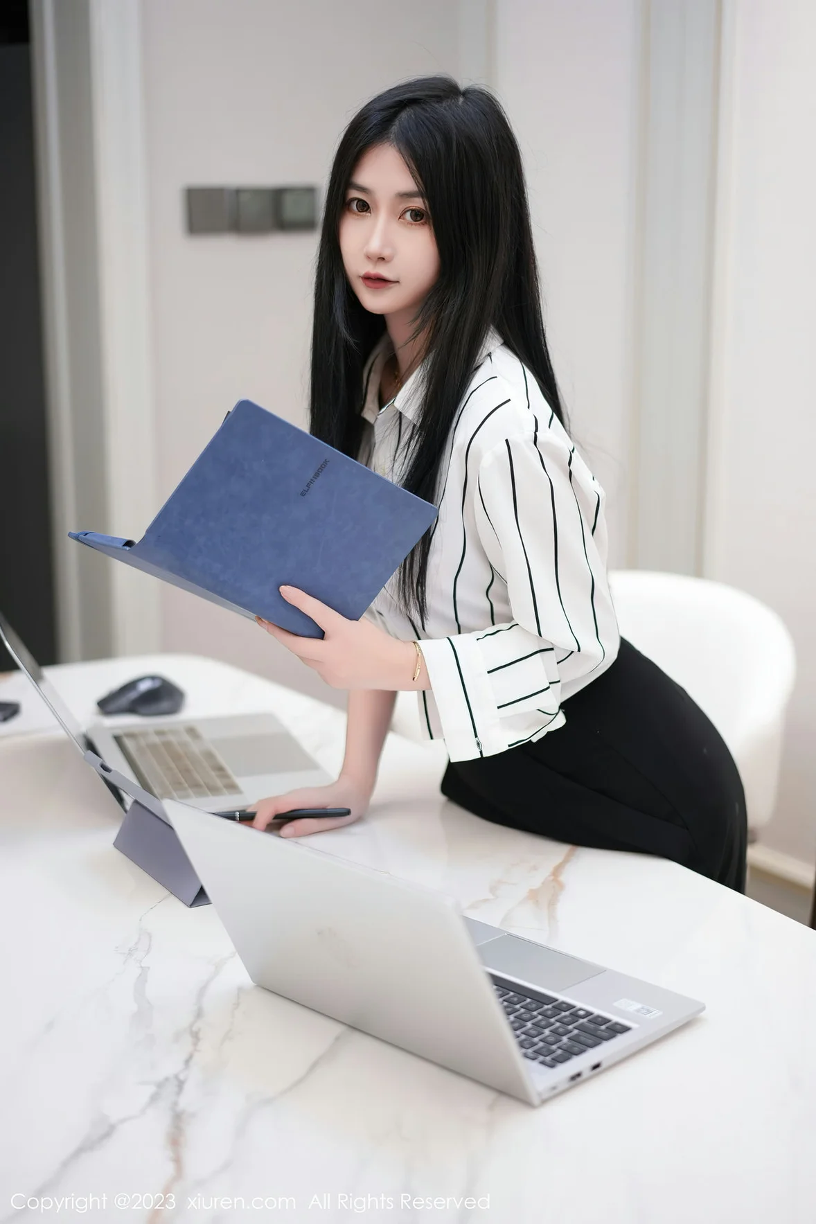 XiuRen 秀人 No.6845 laura阿姣 妩媚欲滴性感写真 [74P]插图