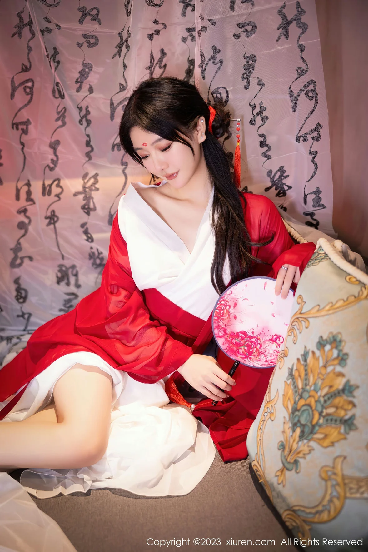 XiuRen 秀人 No.7192 幼幼 红色古装性感写真 [93P]插图3