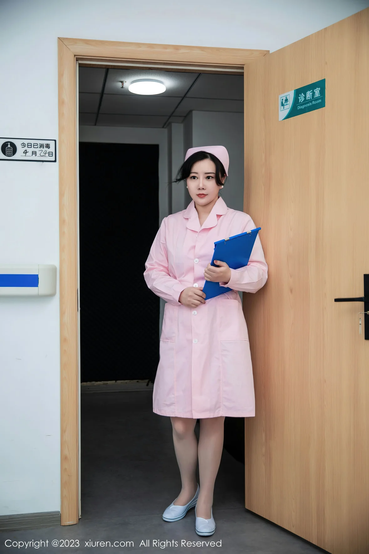 XiuRen 秀人 No.7199 王婉悠Queen 粉色情趣护士性感写真 [82P]插图