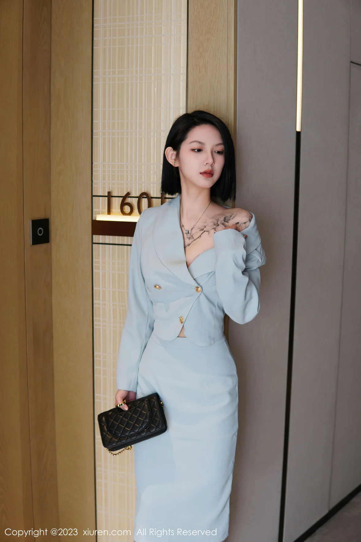 XiuRen 秀人 No.6885 乔一一 诱人原色丝袜性感写真 [75P]插图5