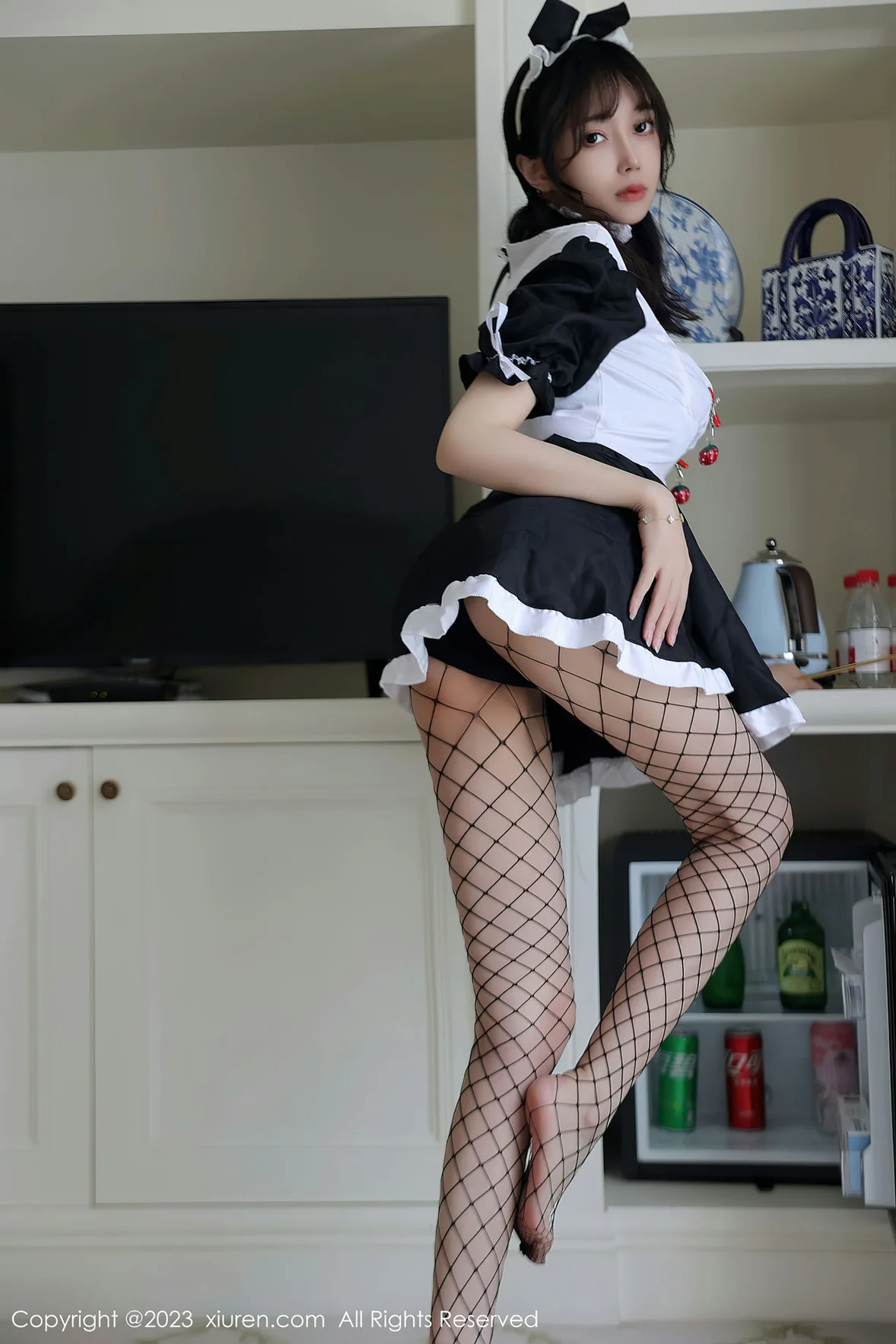 XiuRen 秀人 No.7217 玥儿玥er 黑白拼色女仆杭州旅拍 [76P]插图6