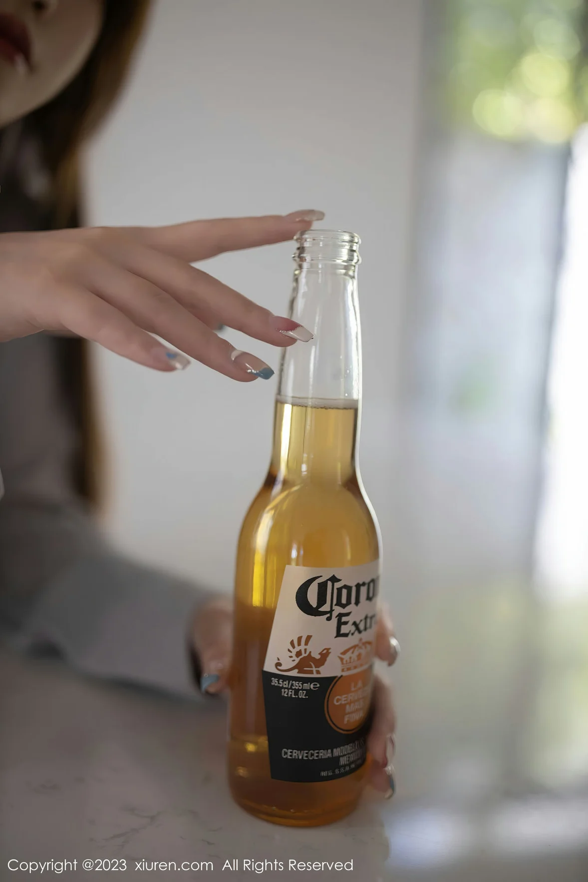 XiuRen 秀人 No.6989 杏子Yada “醉酒”主题拍摄性感写真1 [81P]插图2