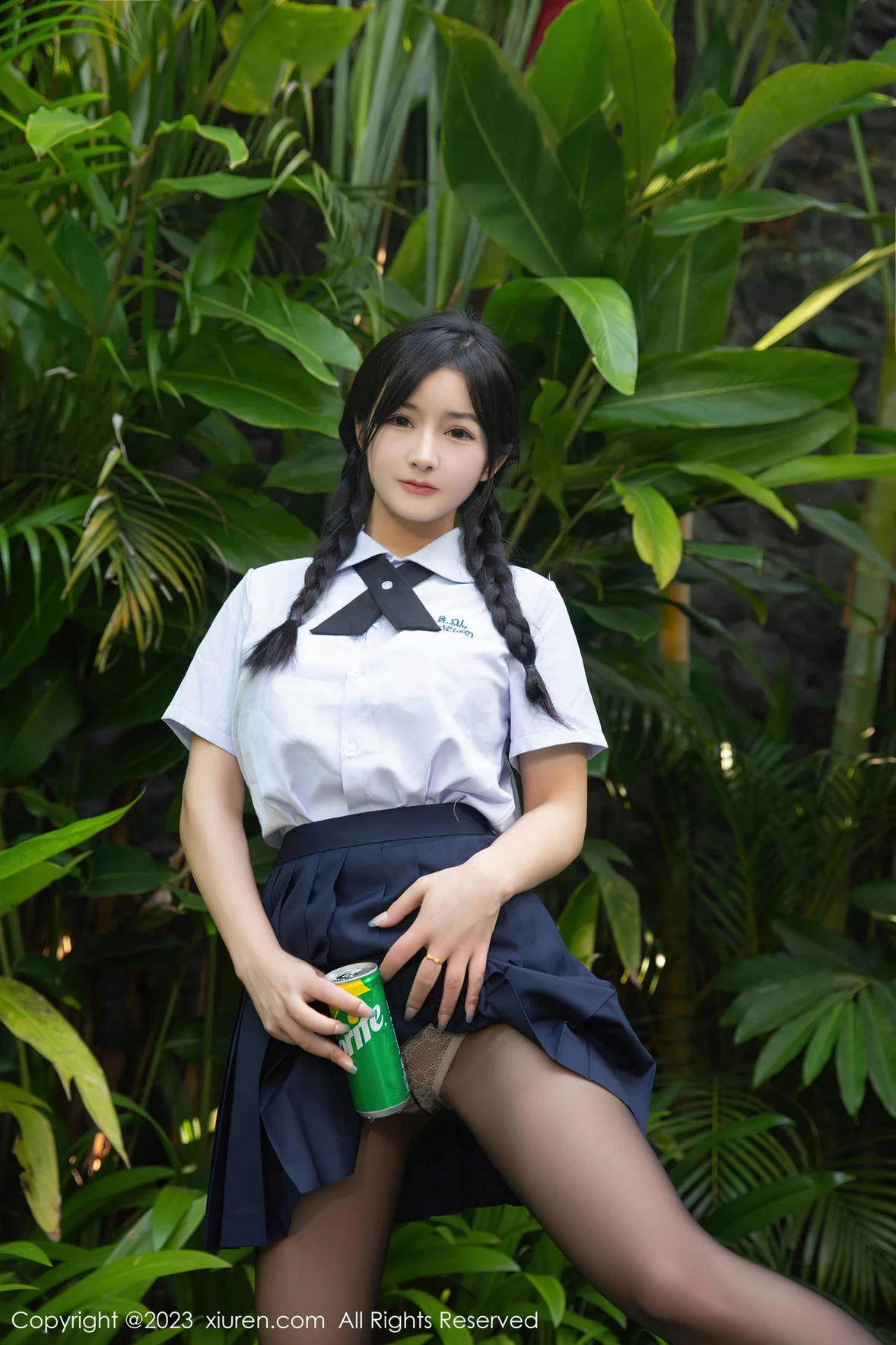 XiuRen 秀人 No.6940 谭小灵 新人学妹制服巴厘岛旅拍 [77P]插图3