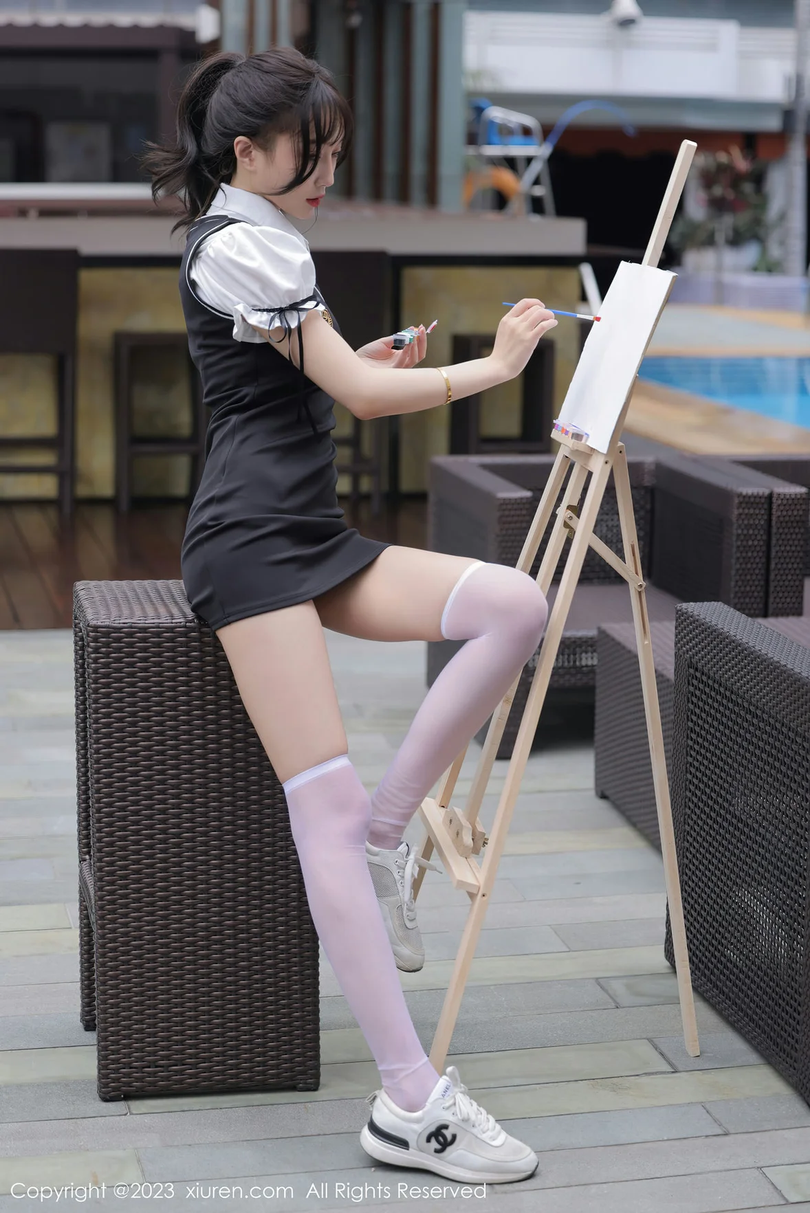 XiuRen 秀人 No.6889 玥儿玥er 黑色背带裙广州旅拍 [73P]插图3