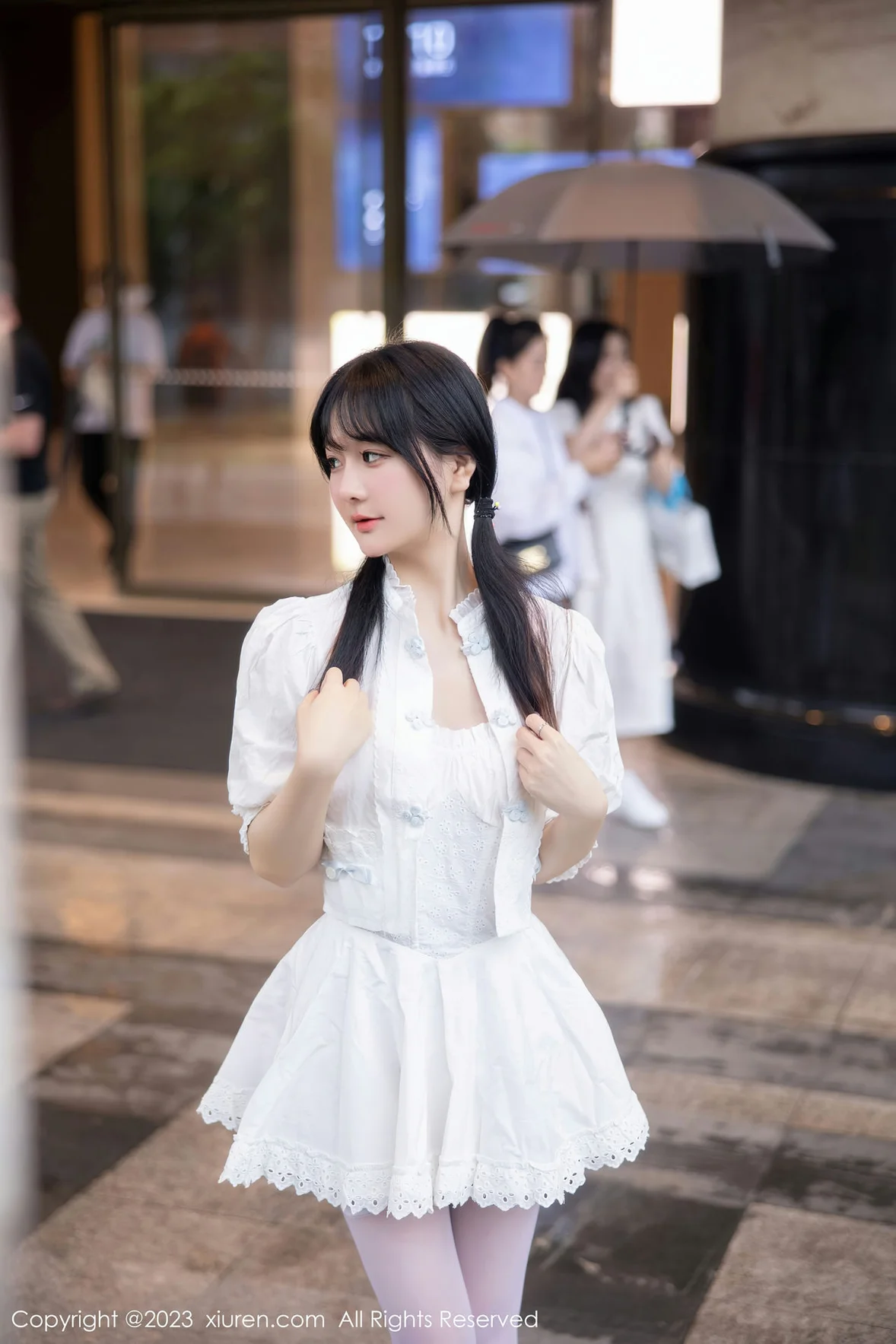 XiuRen 秀人 No.6933 幼幼 连衣短裙性感写真 [84P]插图5