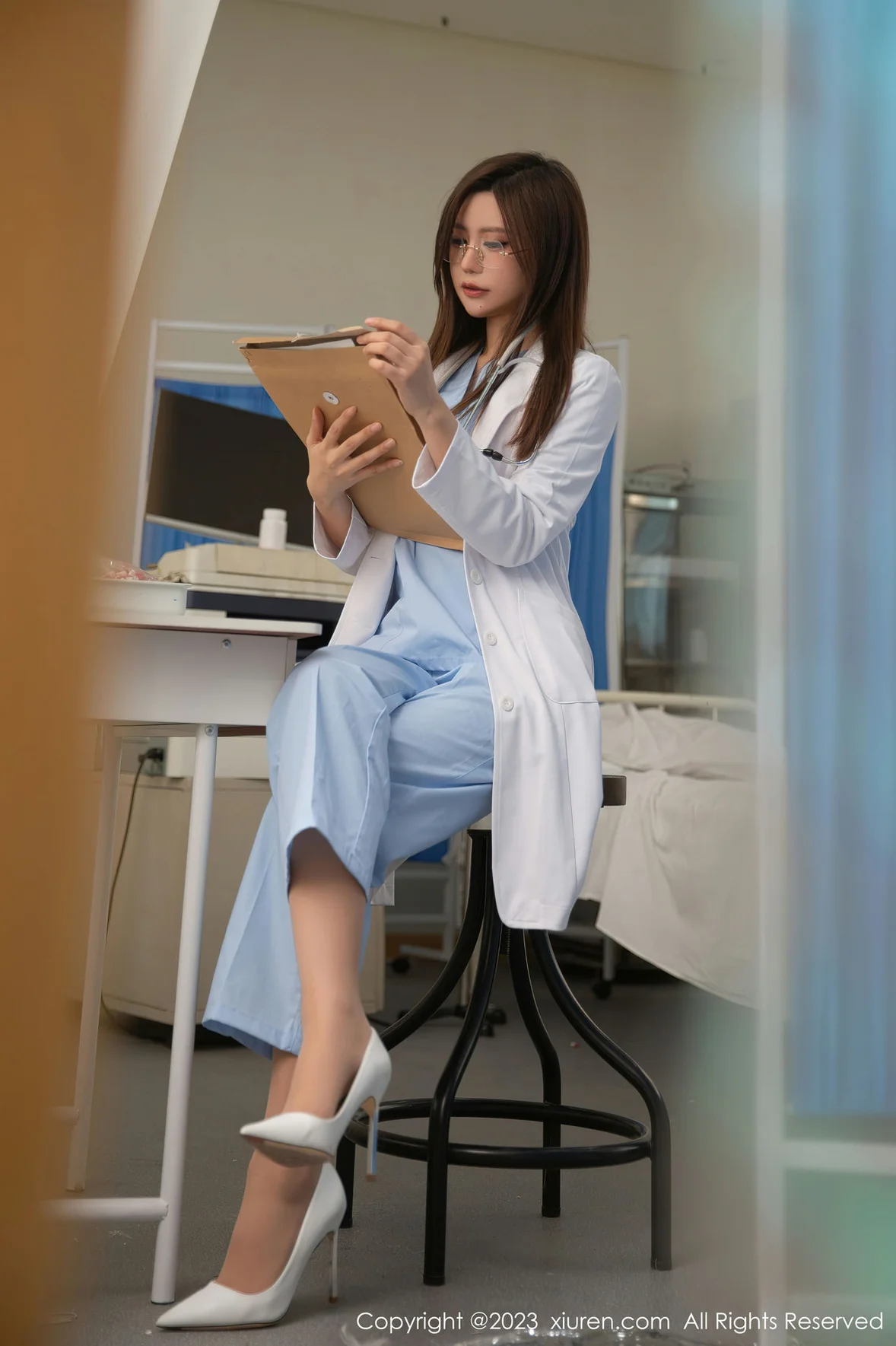 XiuRen 秀人 No.6849 绮里嘉ula 美女医生装扮性感写真 [84P]插图1