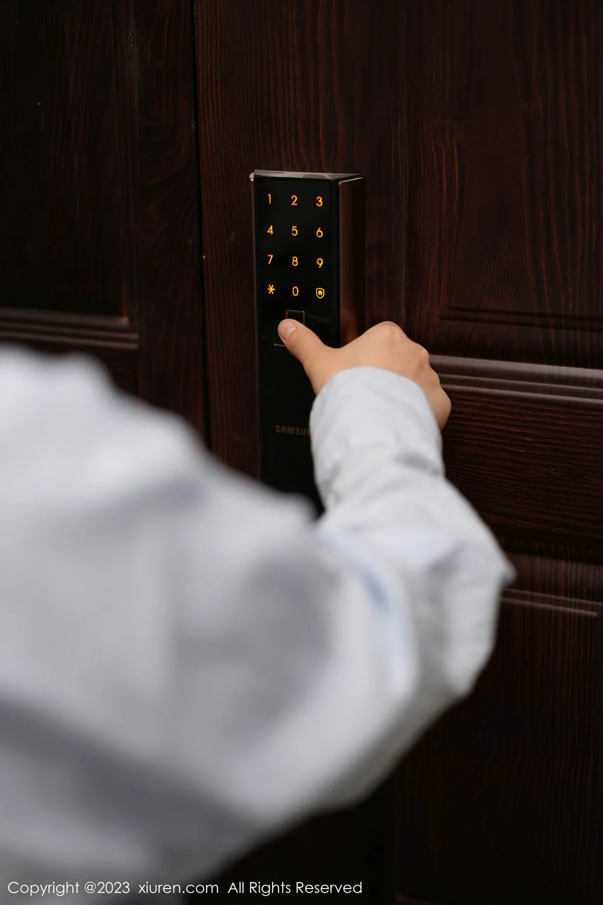 XiuRen 秀人 No.6922 laura阿姣 表弟来我家 [78P]插图3