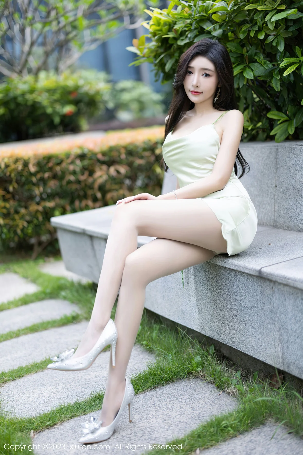 XiuRen 秀人 No.7077 王馨瑶yanni 吊带短裙性感写真 [91P]插图3