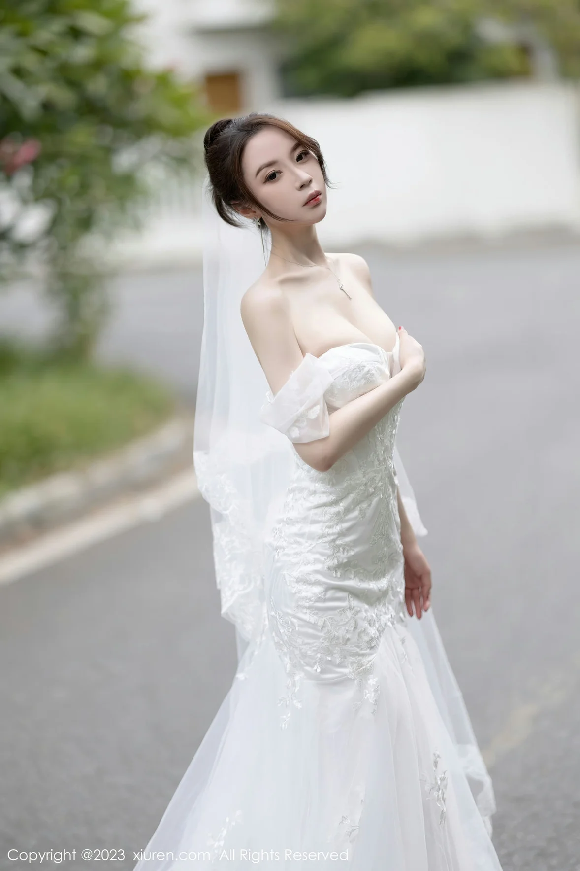 XiuRen 秀人 No.7310 梦心玥 白色婚纱服饰安吉旅拍 [84P]插图3