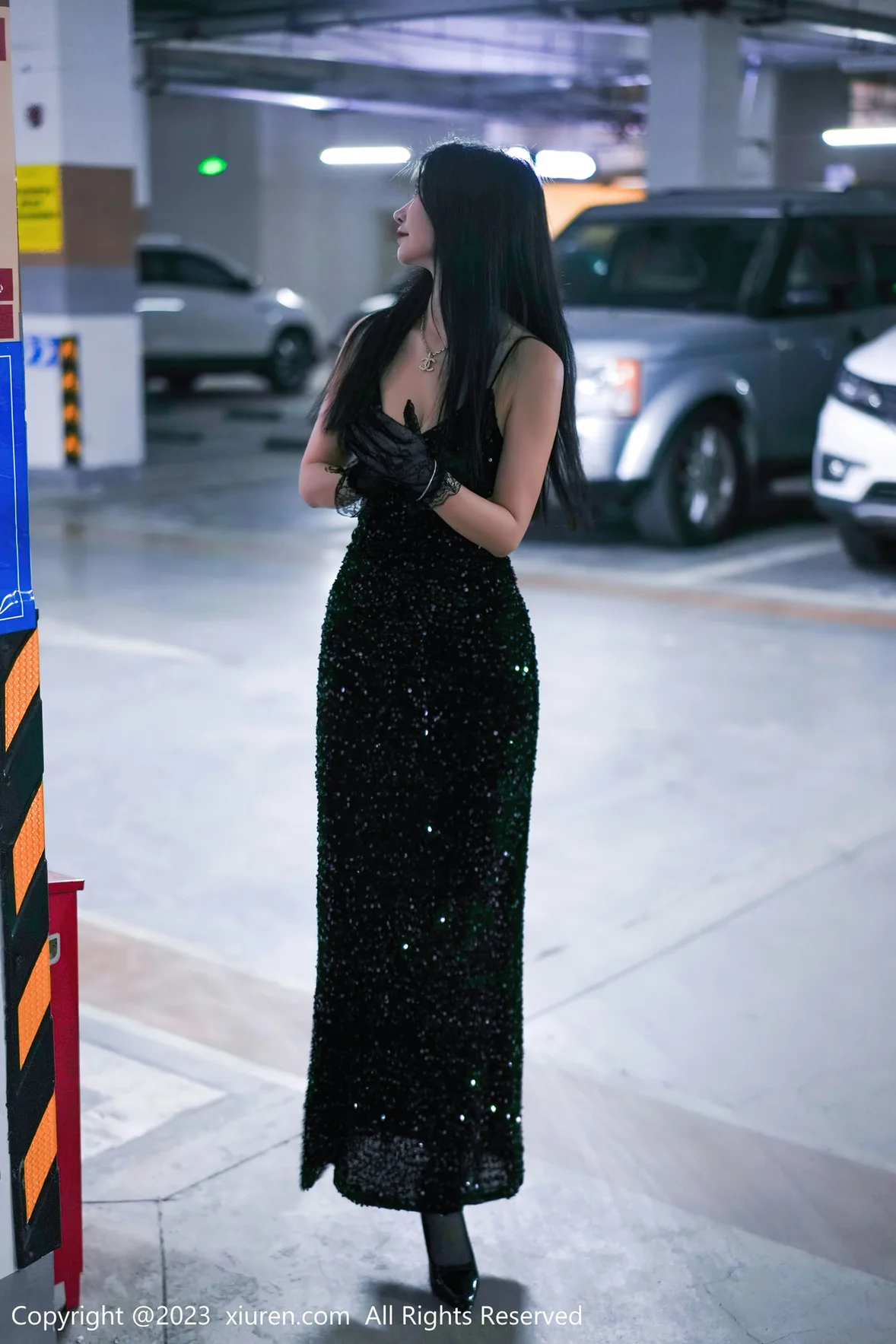 XiuRen 秀人 No.6881 laura阿姣 停车场尾随主题性感写真 [70P]插图4