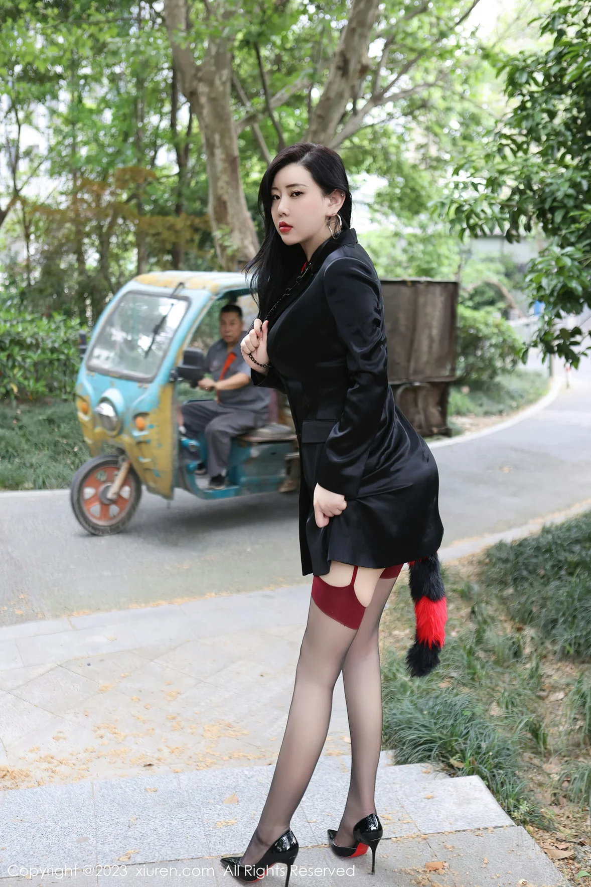 XiuRen 秀人 No.6950 王婉悠Queen 户外sm性感写真 [84P]插图2