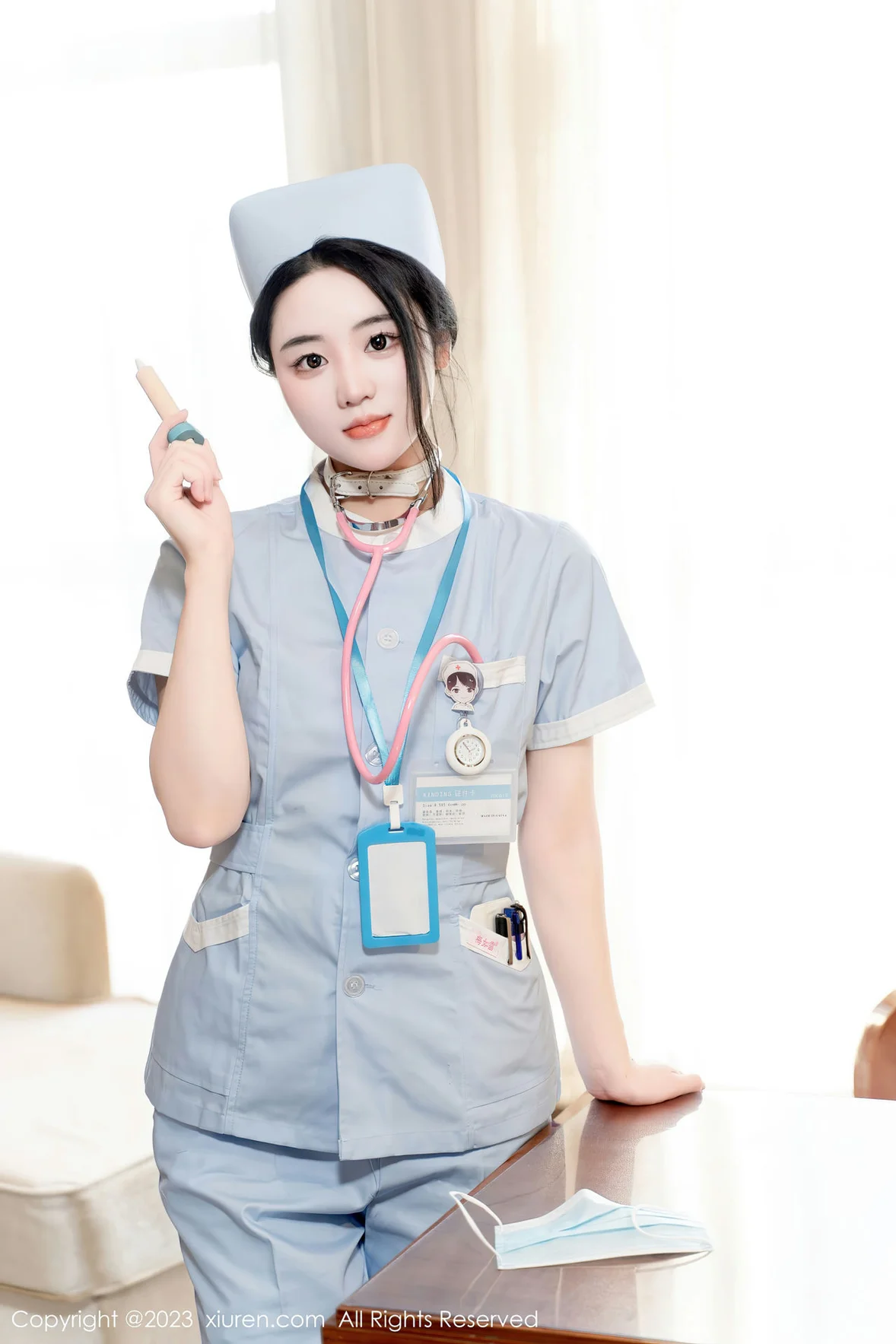 XiuRen 秀人 No.6868 汐汐爱吃草莓 护士身体柔韧软妹子 [63P]插图6