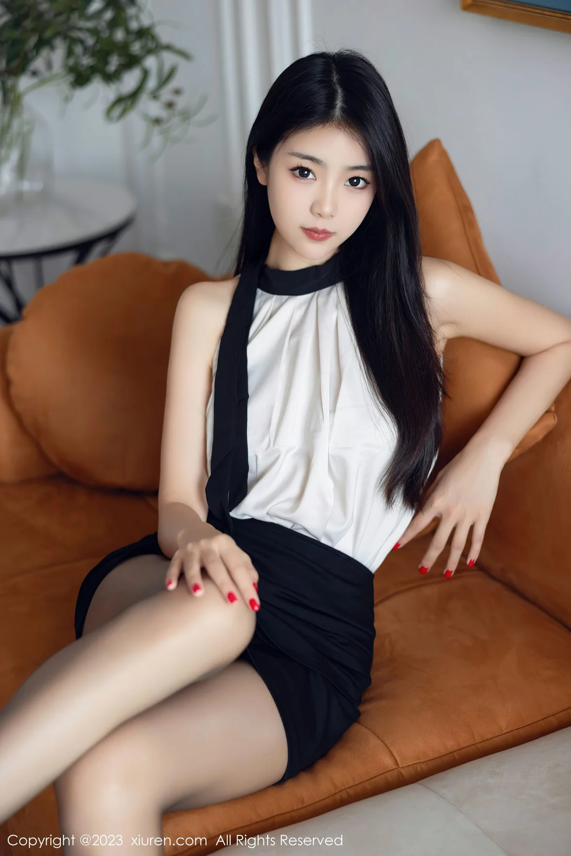 XiuRen 秀人 No.7342 可樂Vicky 拼色连衣短裙性感写真 [82P]|图集秀
