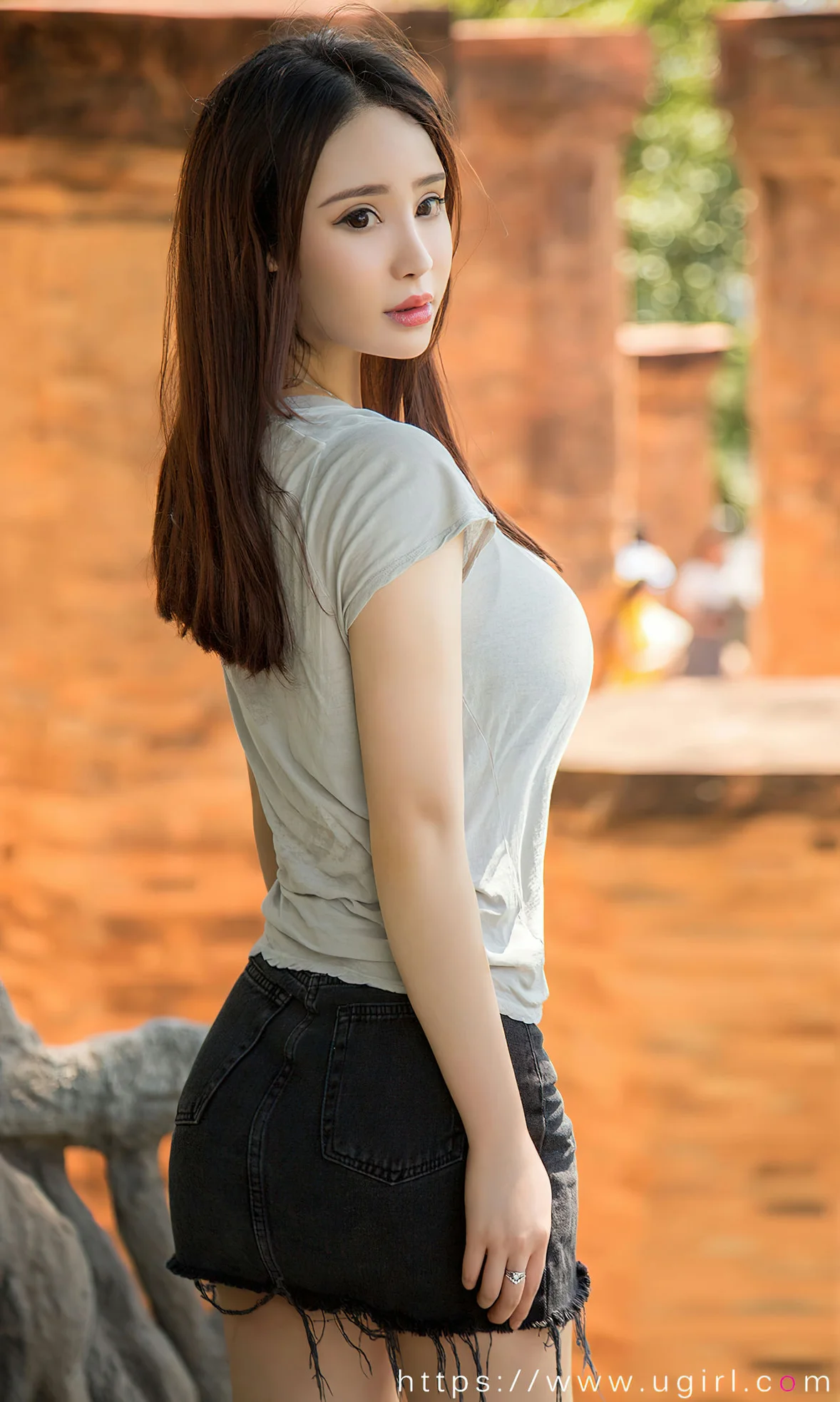 UGirls 爱尤物 No.2616 梦海深处 模特合辑何周周 [35P]插图5