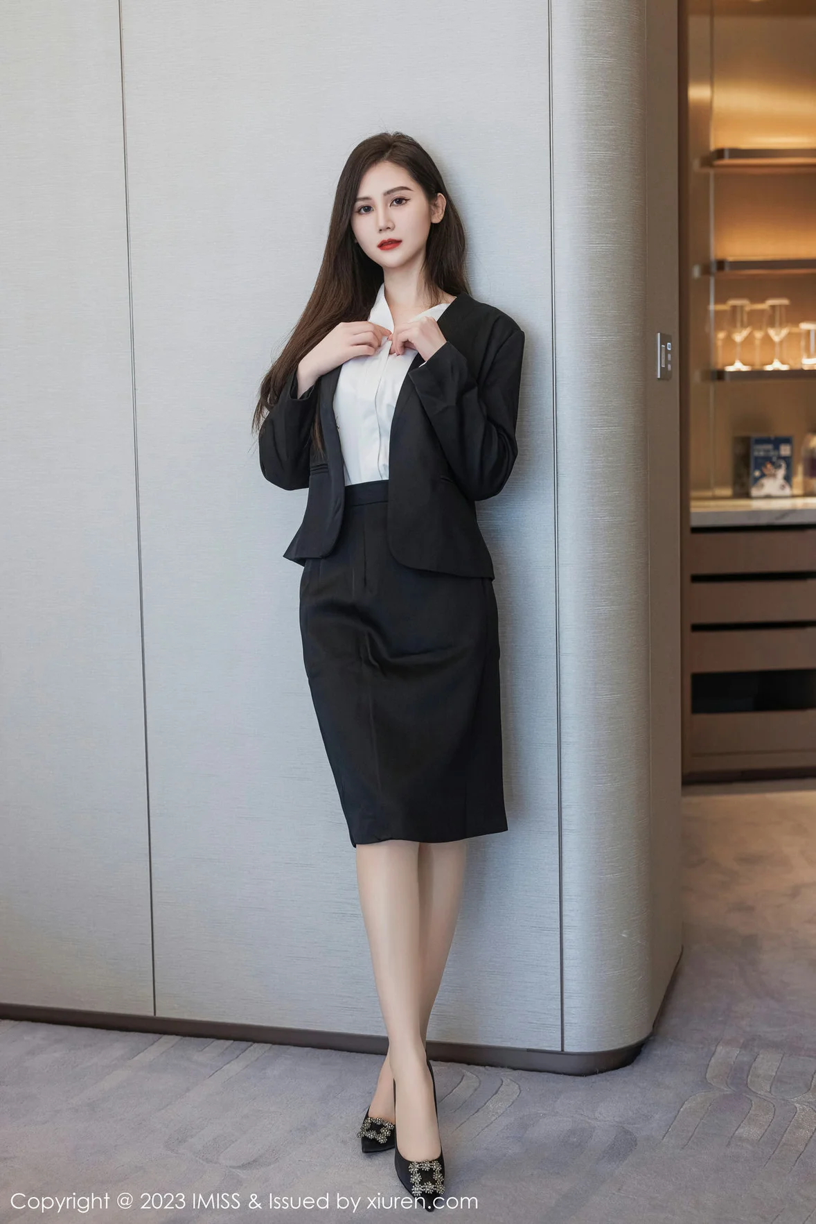 爱蜜社 Vol.739 SISY思 黑色Ol性感写真 [48P]插图4