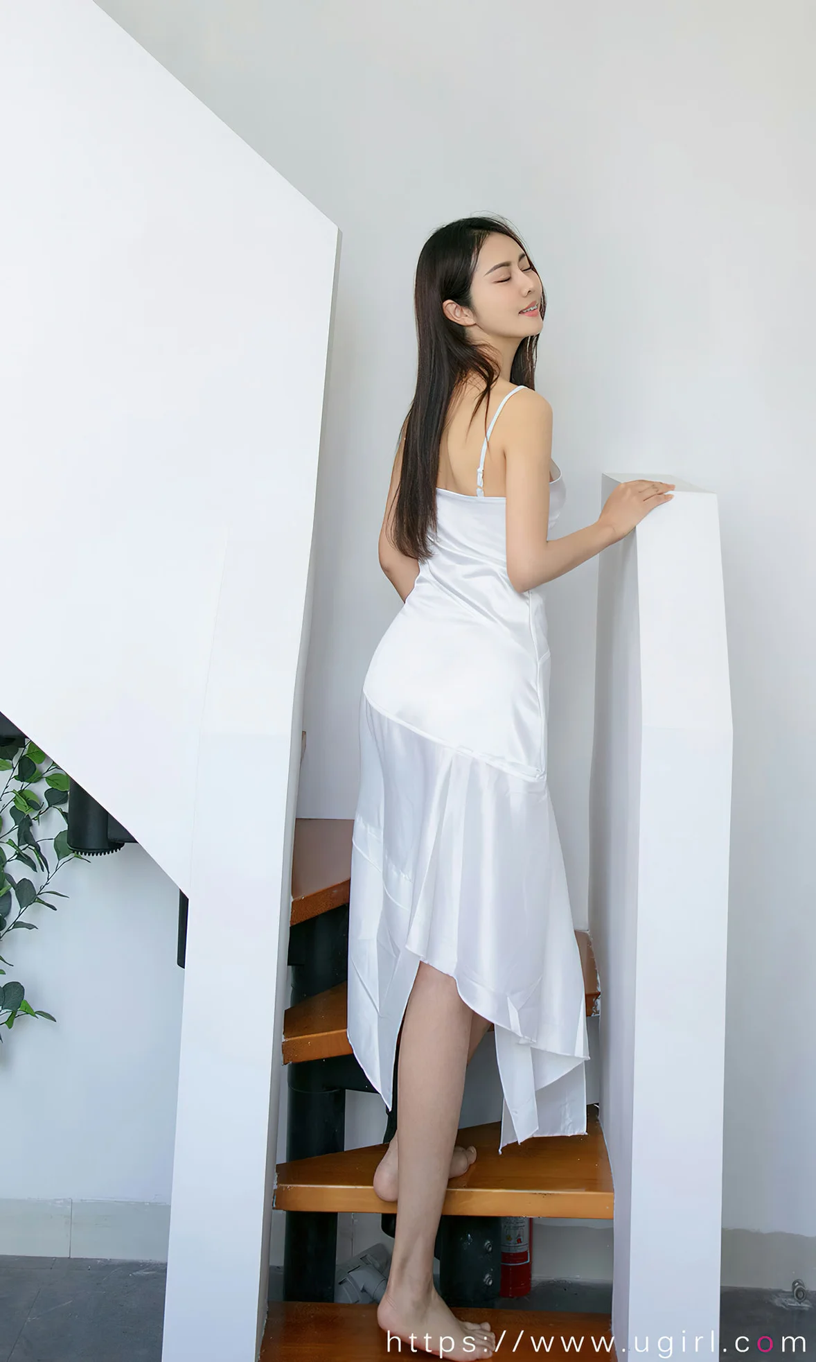 UGirls 爱尤物 No.2668 姜云曦 掀云探爱 [35P]插图4