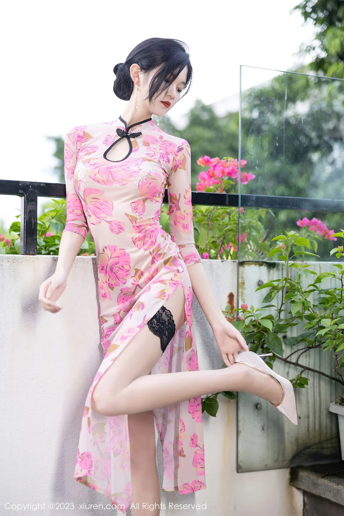 秀人网 No.7388 程程程- 粉色旗袍安吉旅拍 [83P]插图5