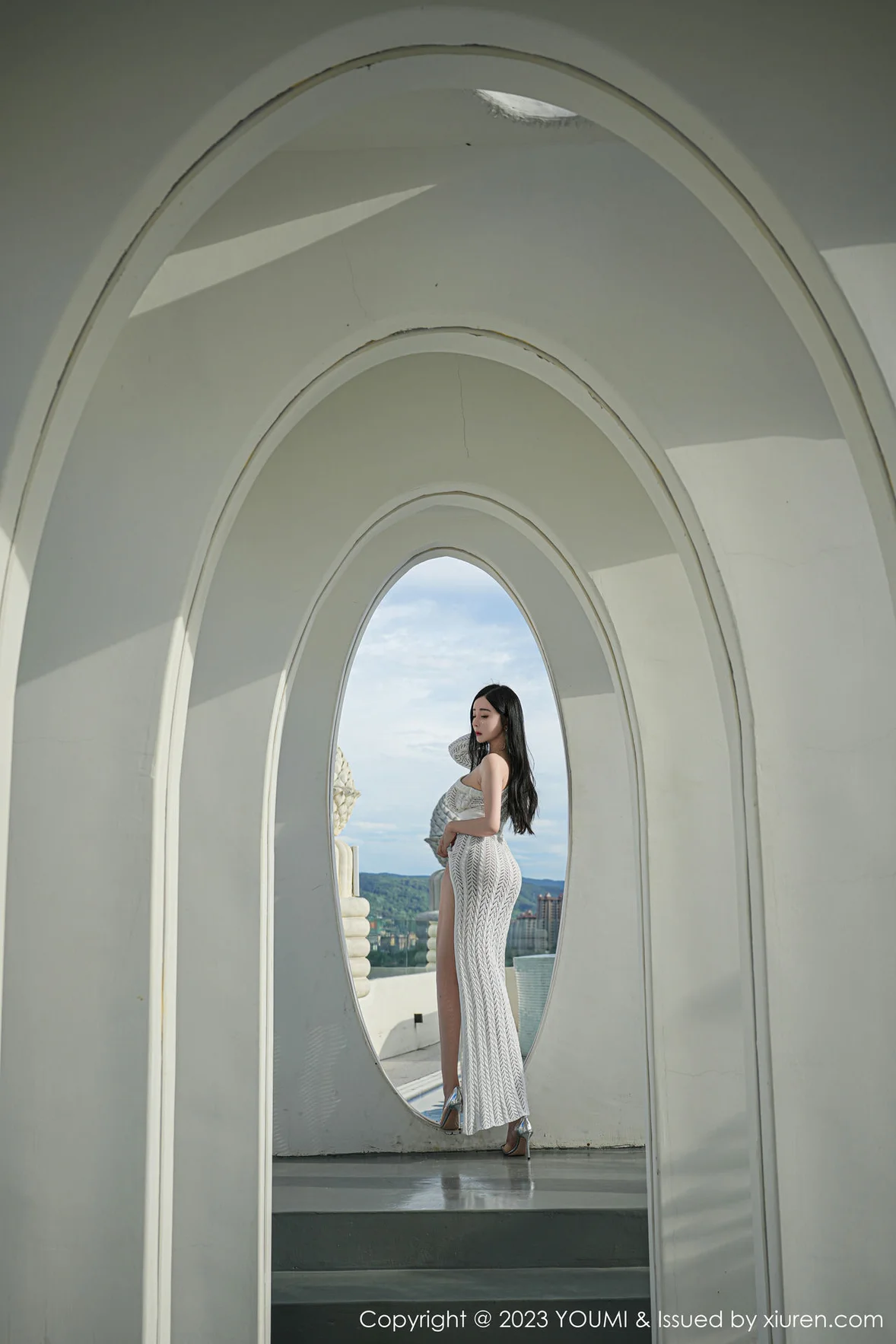 尤蜜荟 Vol.960 允爾 巨乳泳池拍摄性感写真 [70P]插图2