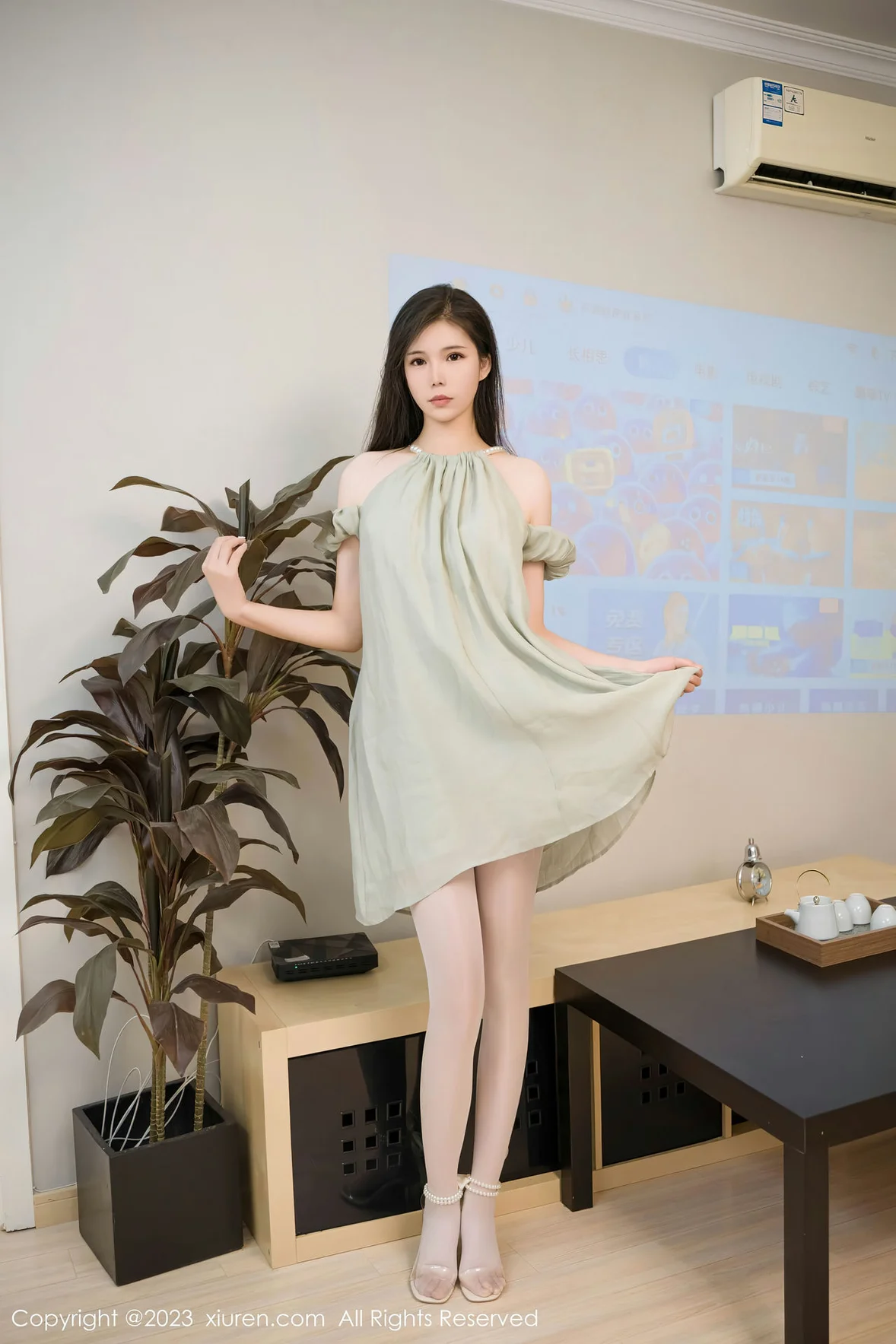 秀人网 No.7378 雪糕CiCi 诱人白色丝袜性感写真 [67P]插图1