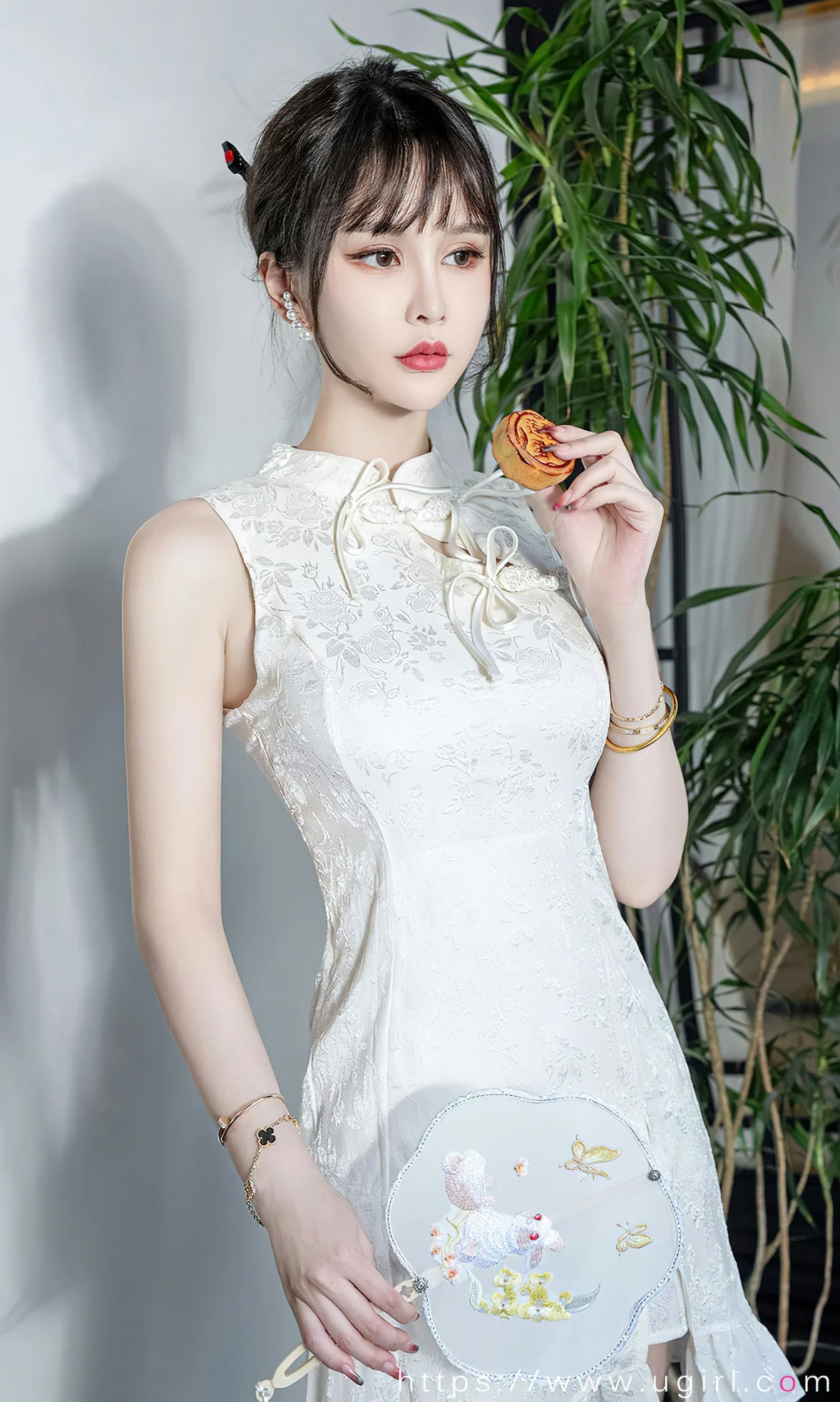 UGirls 爱尤物 No.2674 青树 节日主题写真 [35P]插图4