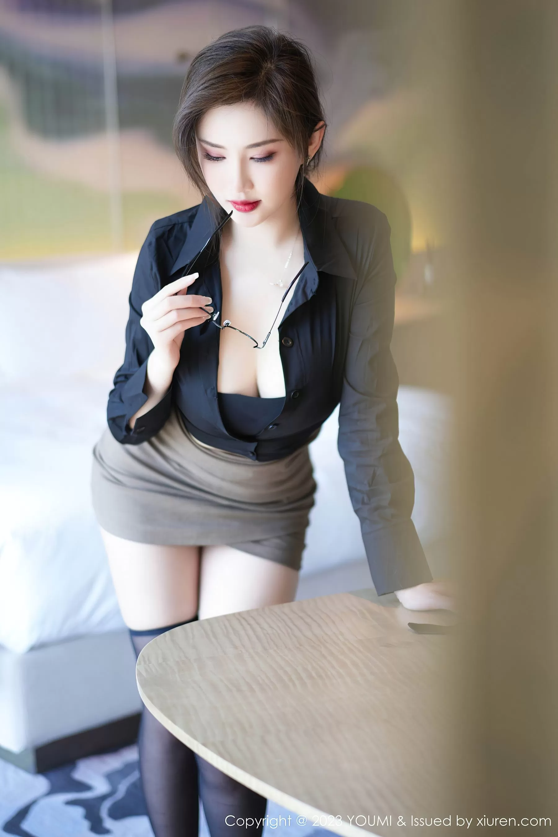 尤蜜荟 VOL.968 Carol周妍希 短裙黑丝 [83P]插图5