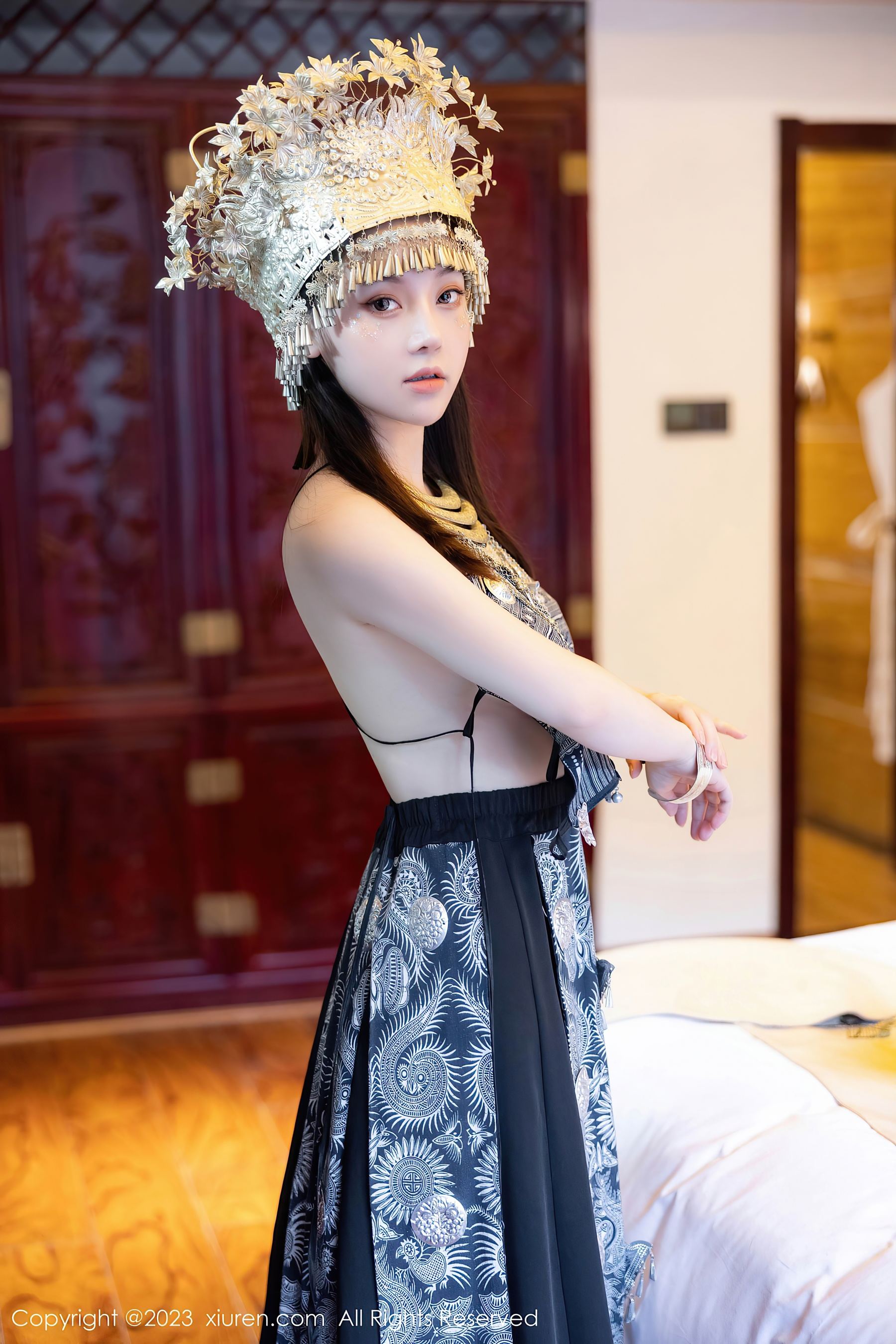 XiuRen 秀人 No.7448 豆瓣酱 苗族服饰插图2