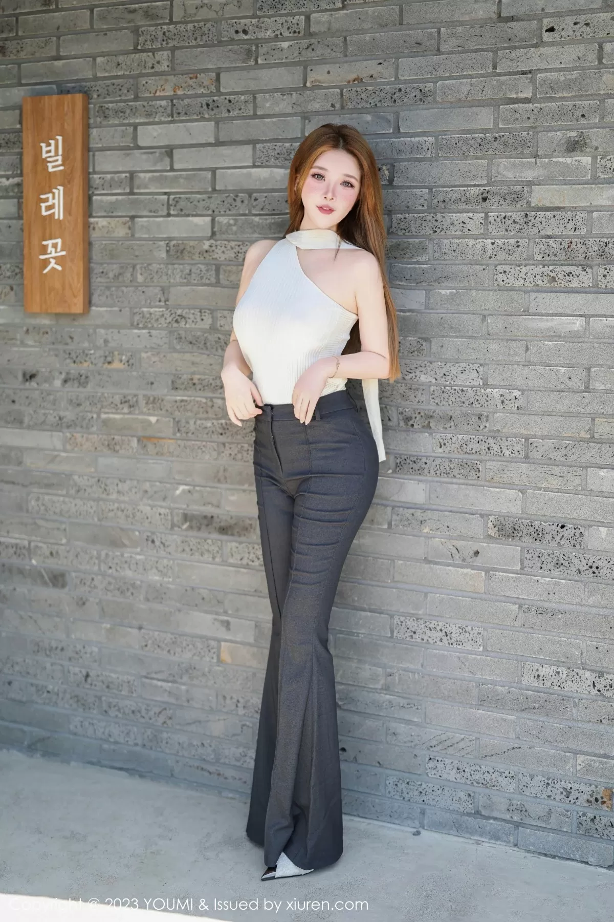 尤蜜荟 VOL.995 小海臀Rena [72P]插图