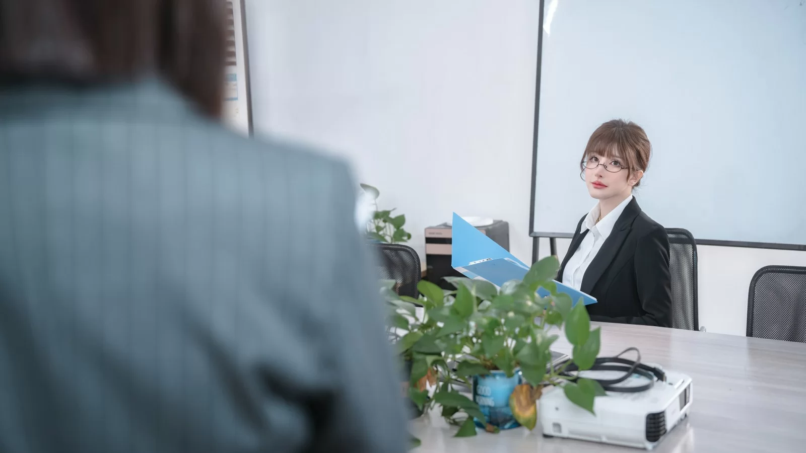 鹿八岁 – 女上司和女下属 [64P]插图1