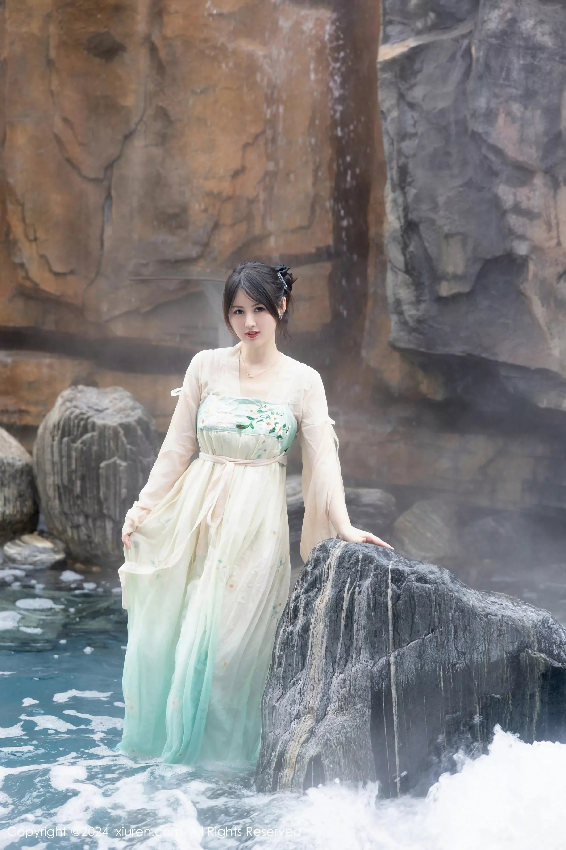 XiuRen 秀人 No.8128 诗诗kiki [82P]插图1