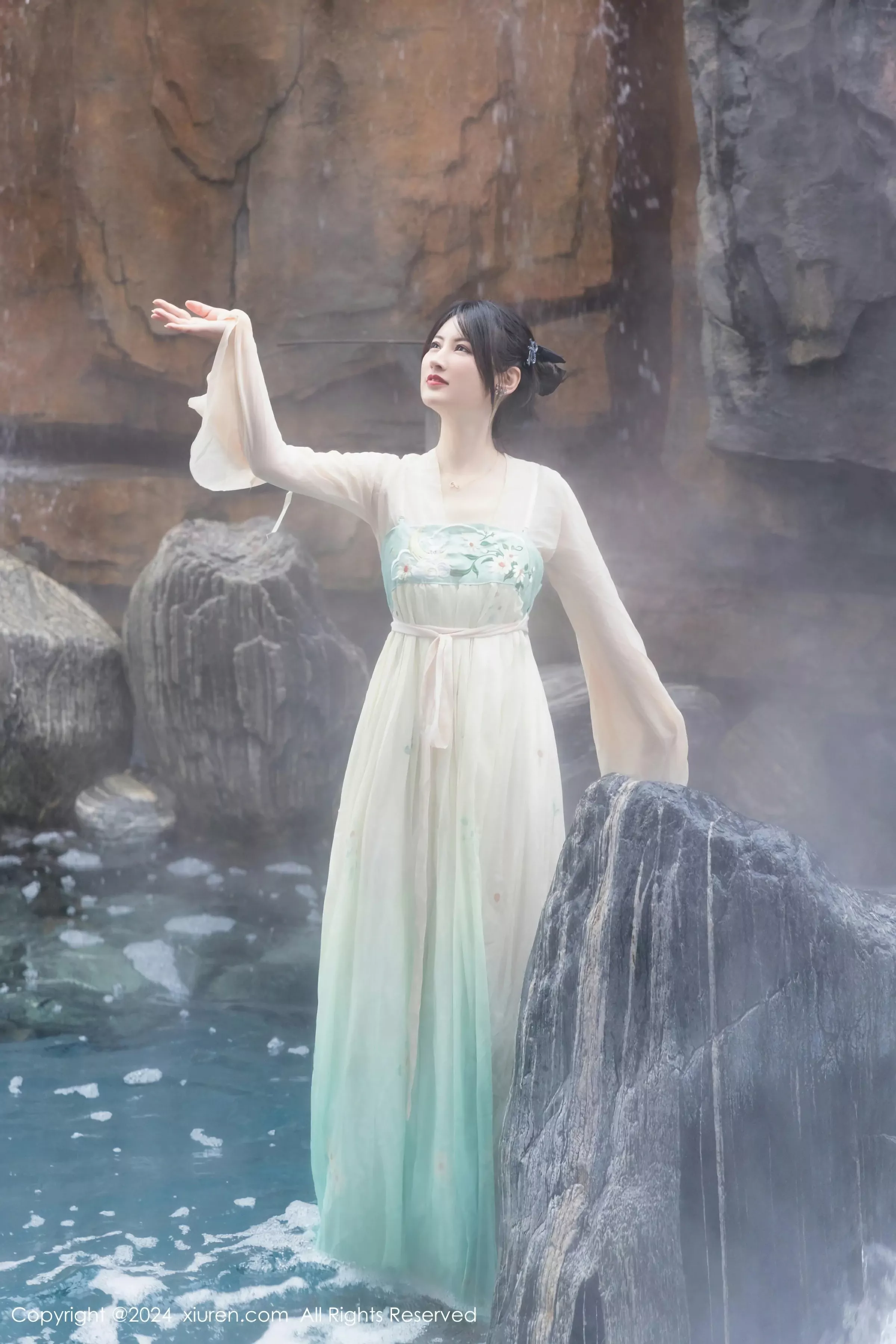 XiuRen 秀人 No.8128 诗诗kiki [82P]插图2