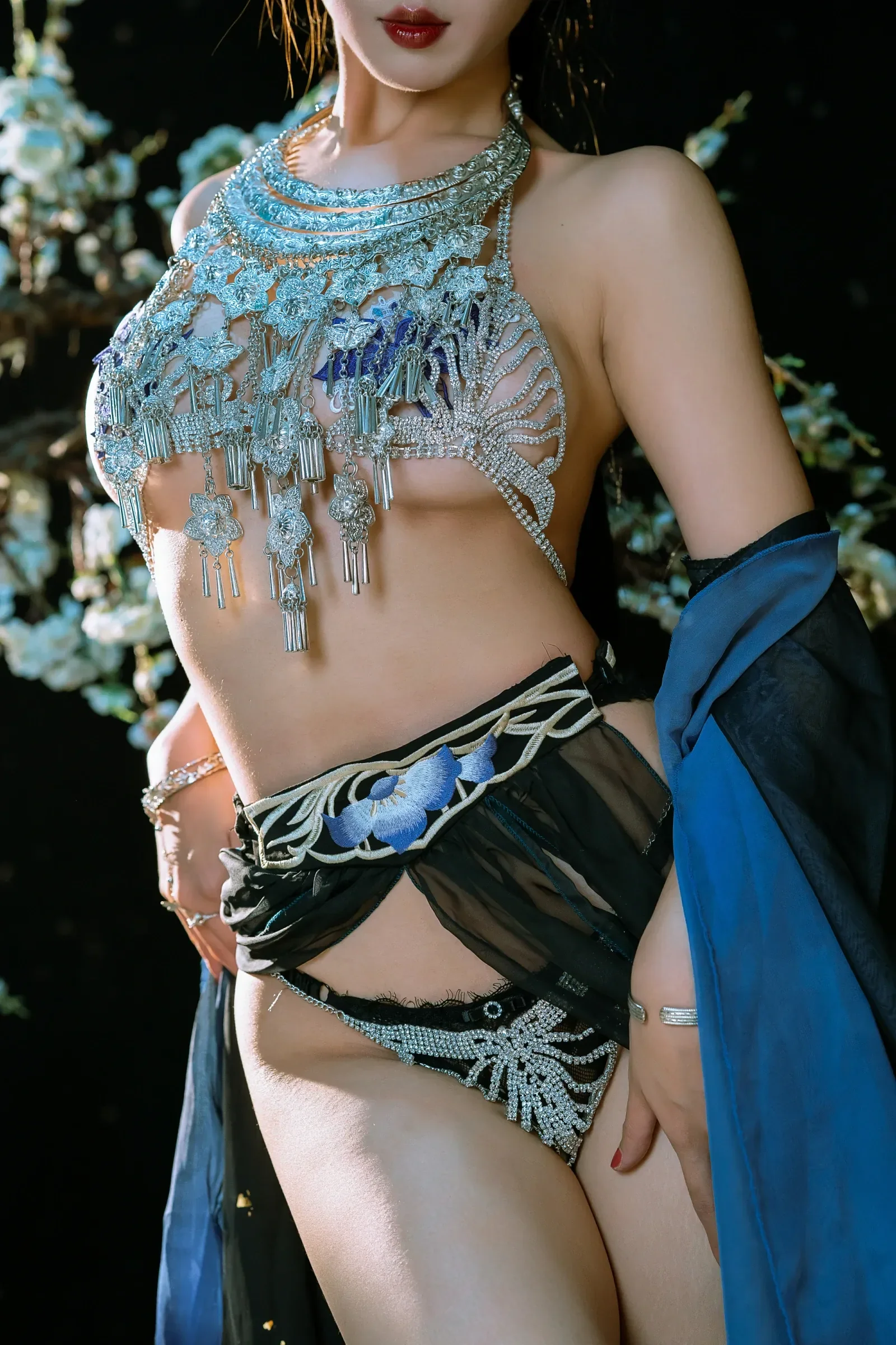 云溪溪&轩萧学姐 – 苗疆少女 [24P]插图6