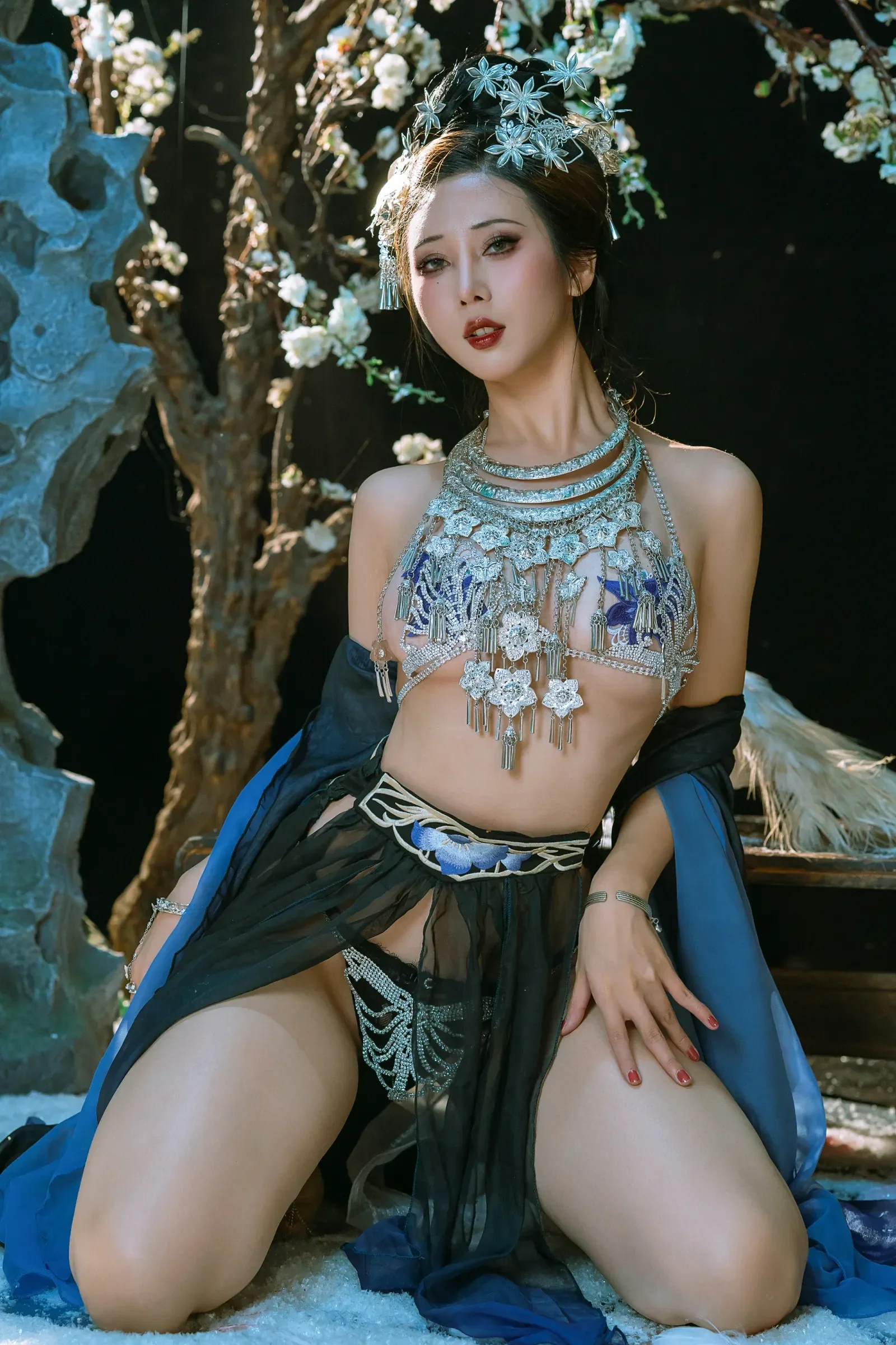 云溪溪&轩萧学姐 – 苗疆少女 [24P]插图9