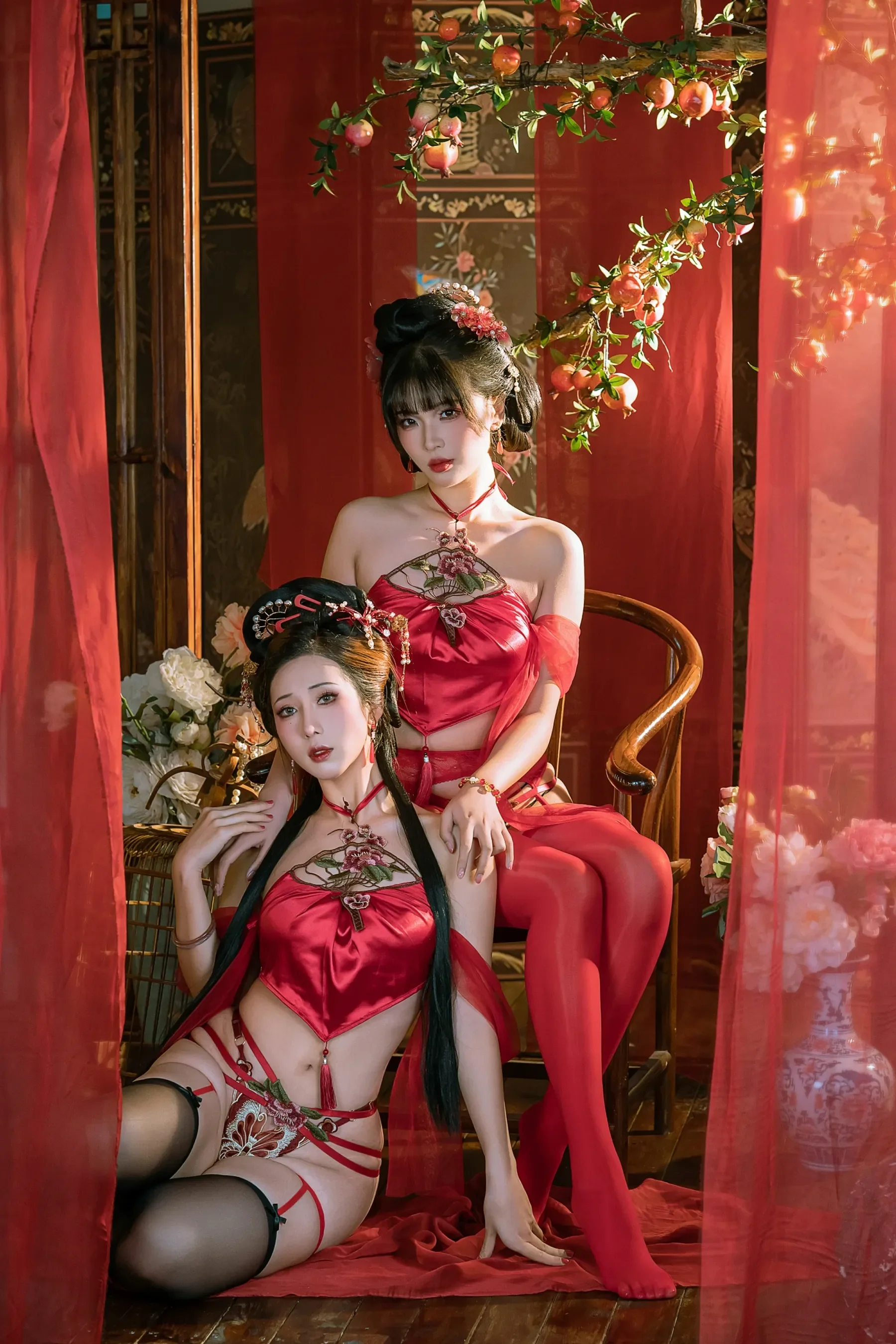 云溪溪&轩萧学姐 – 情趣肚兜 [23P]插图5