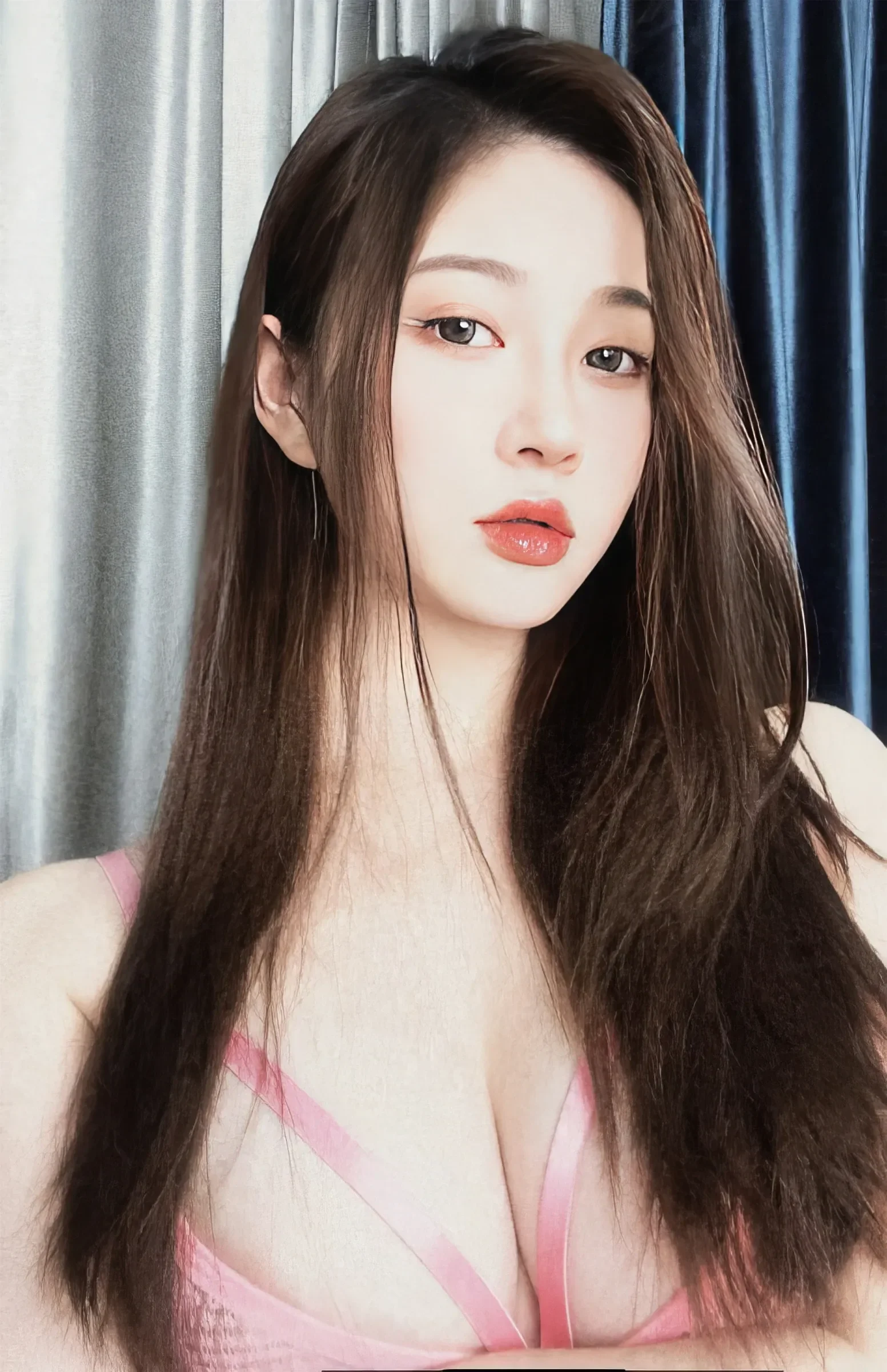 年年Nnian – 粉色内衣 自摄 [45P]插图1