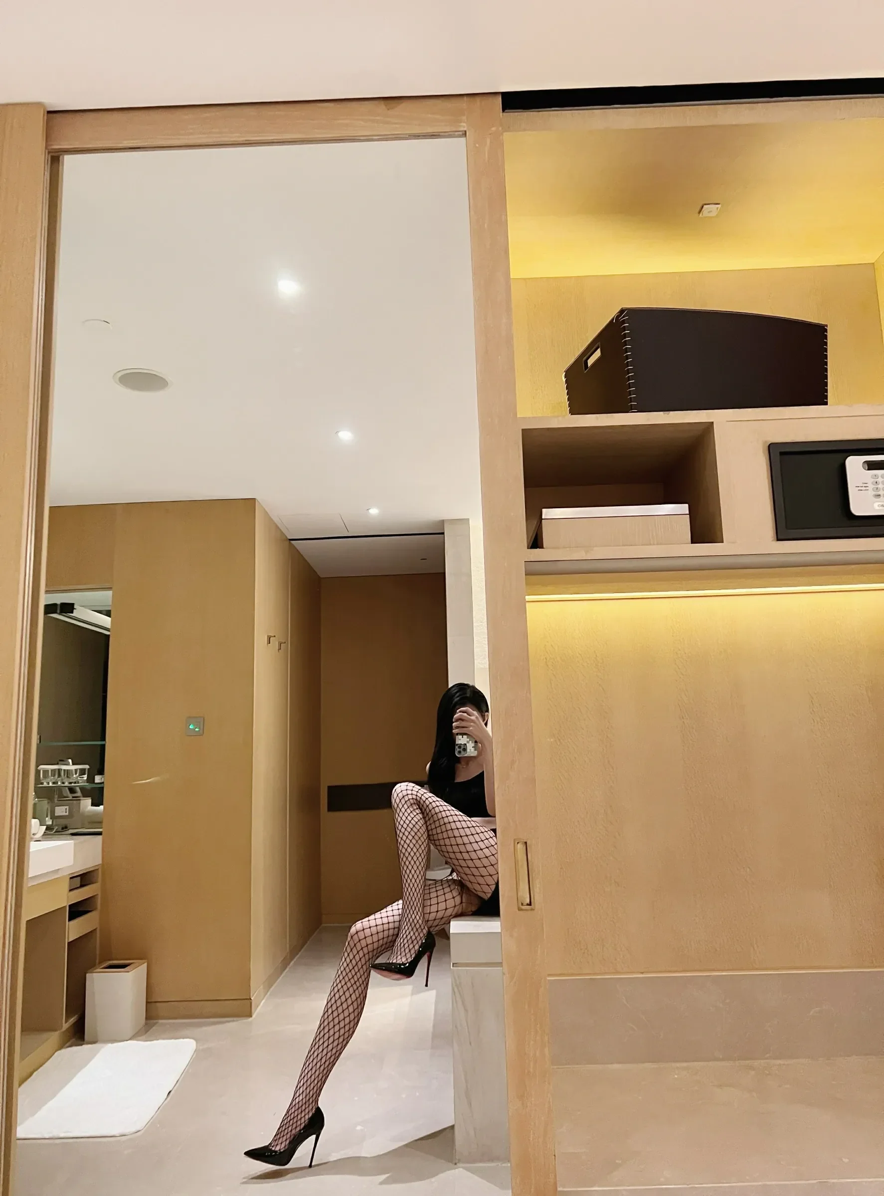 葛征GEZHENG – 黑si网洞袜加超好看抹胸装 [23P]插图6