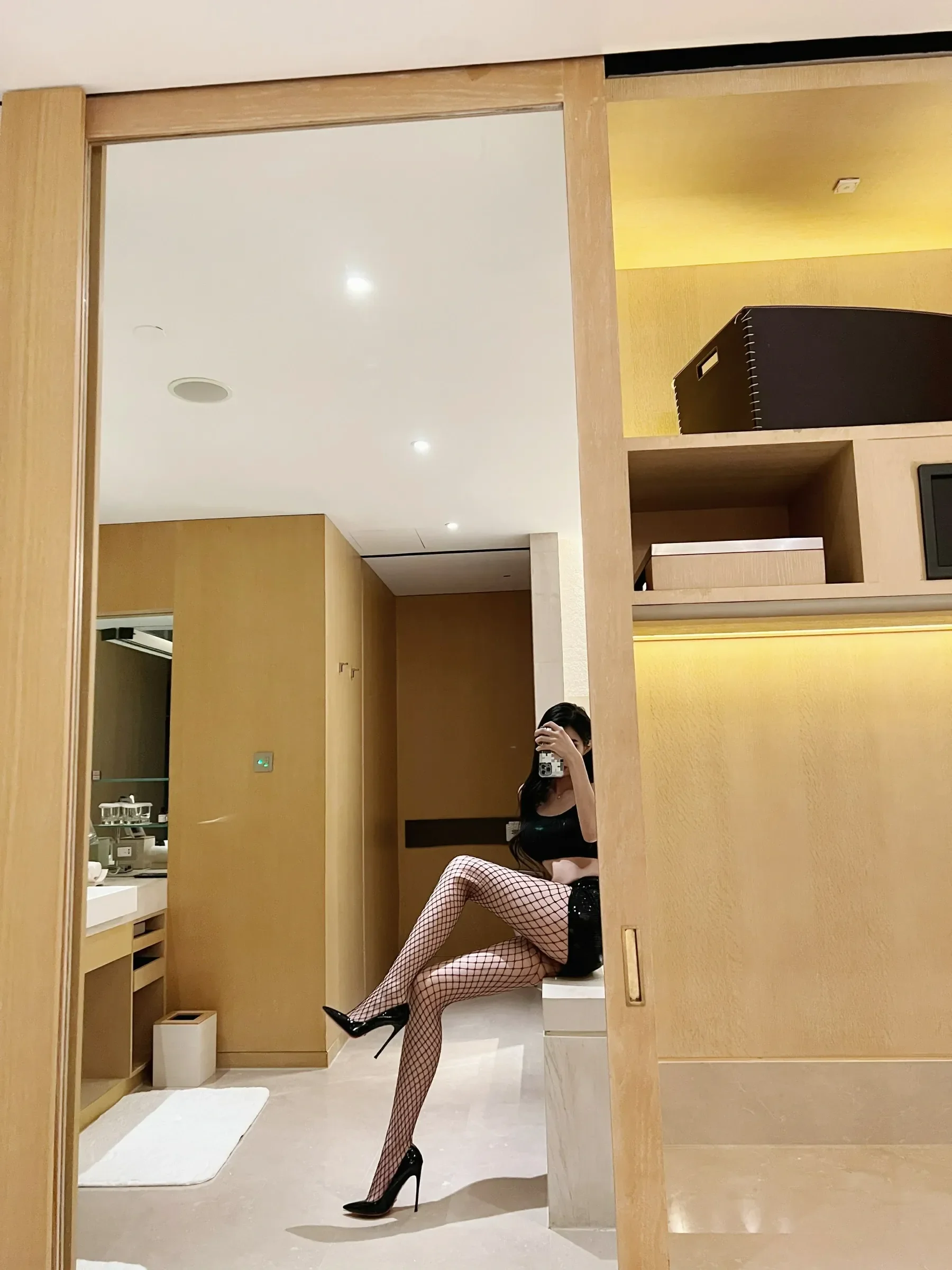 葛征GEZHENG – 黑si网洞袜加超好看抹胸装 [23P]插图5