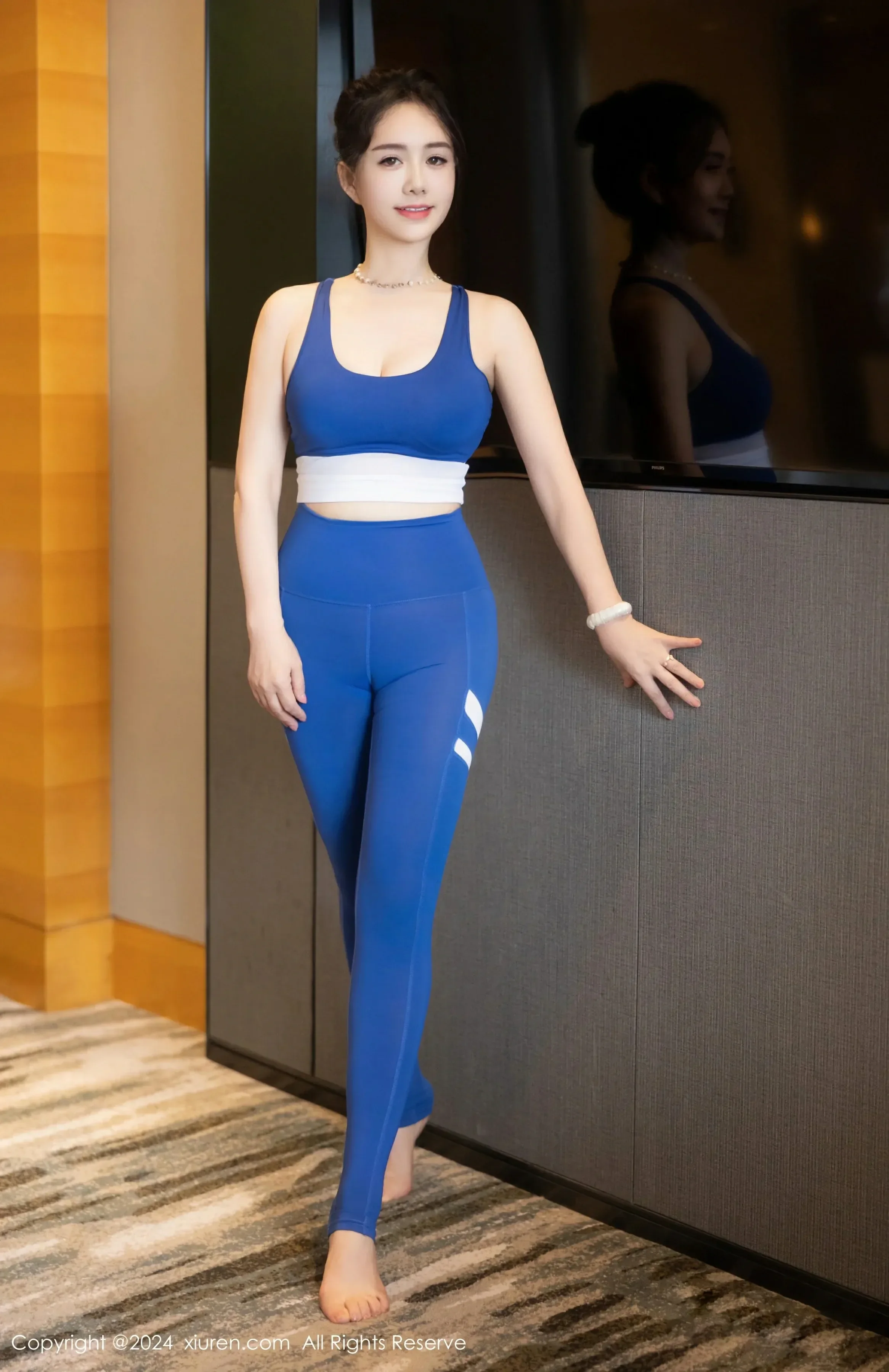 XiuRen 秀人 No.8977 吴怡怡 新人模特 [53P]插图1